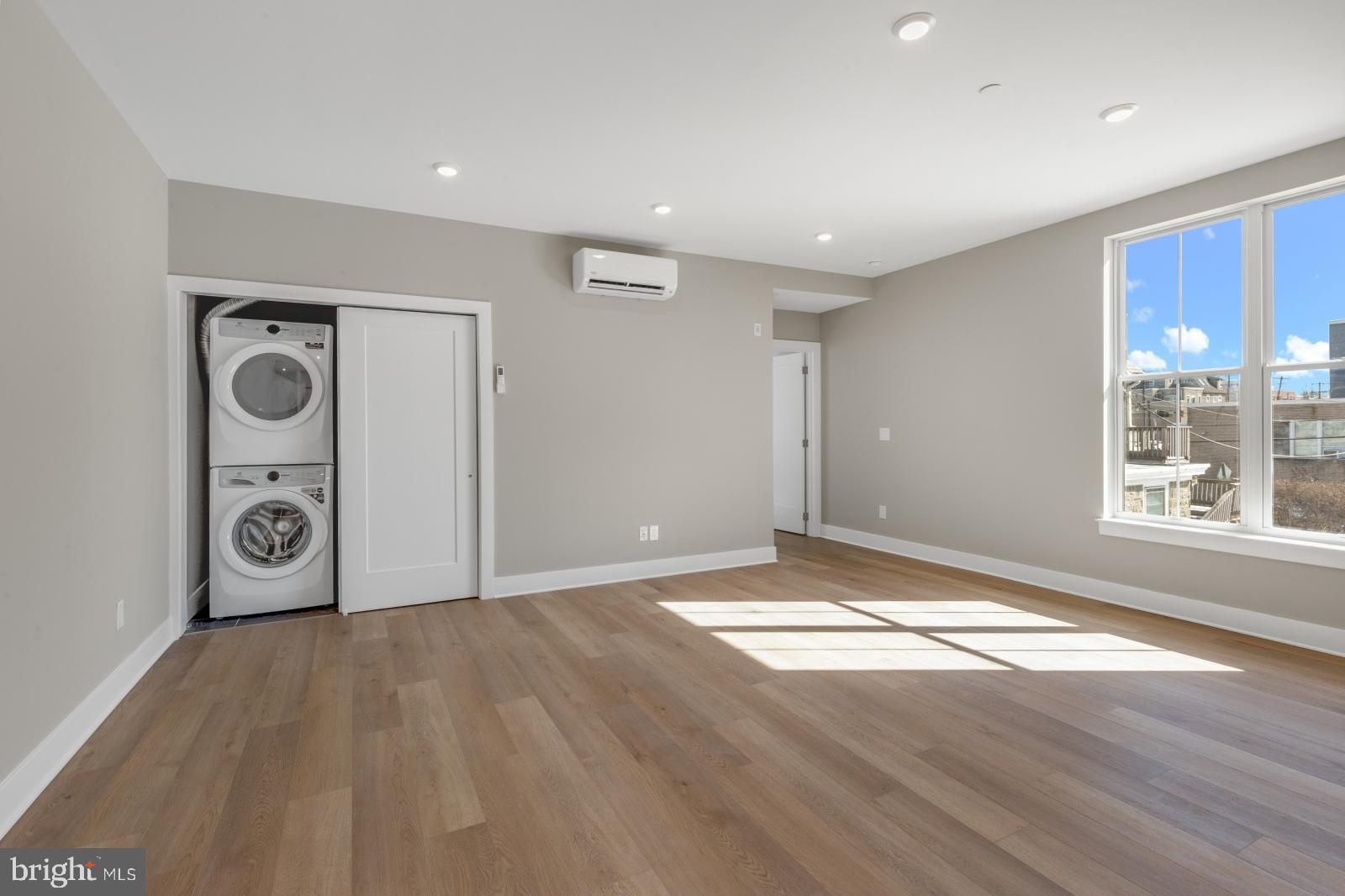 ROXBOROUGH - Residential Lease