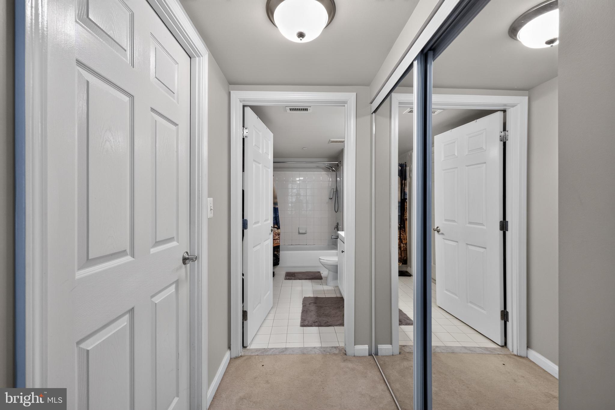 GALLERY AT WHITE FLINT - Residential