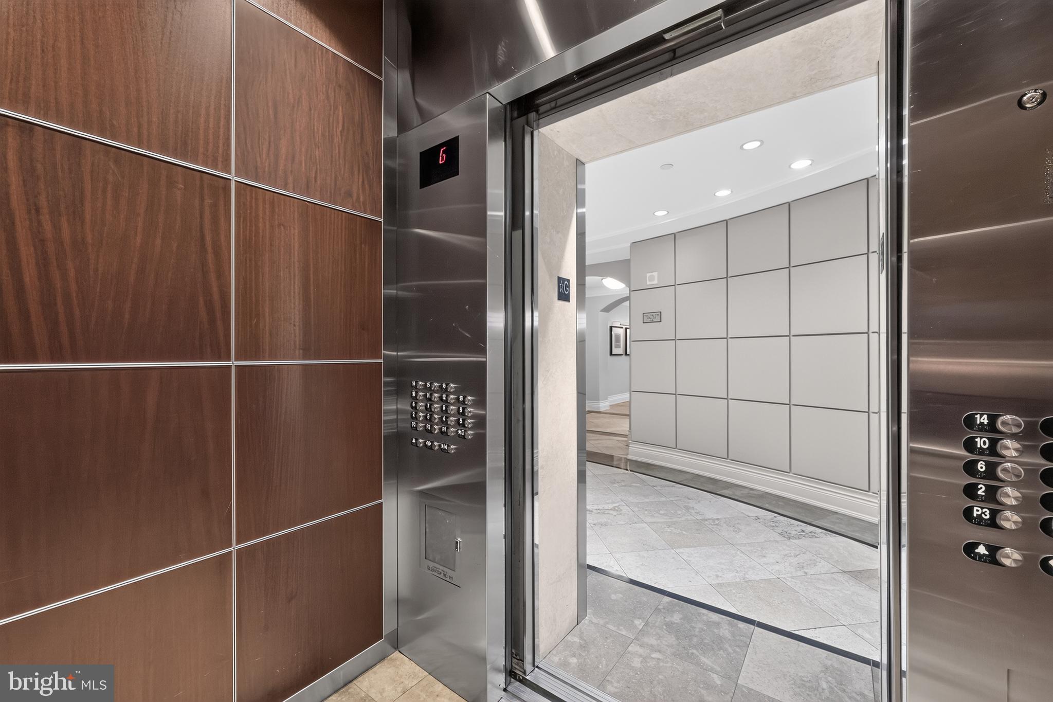 GALLERY AT WHITE FLINT - Residential