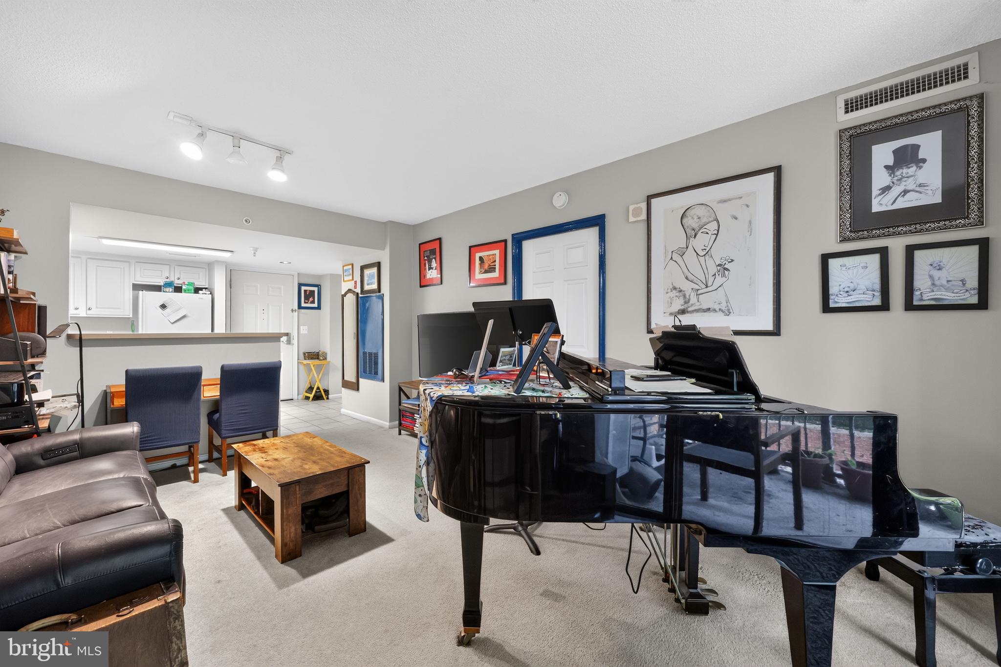 GALLERY AT WHITE FLINT - Residential