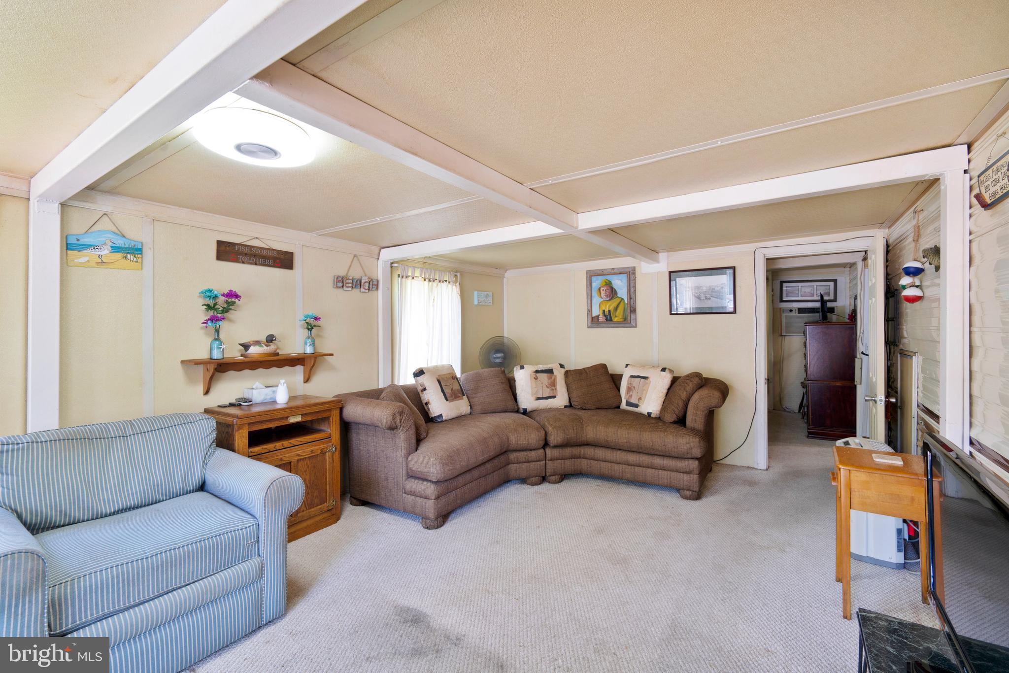 BEACH HARBOR - Residential