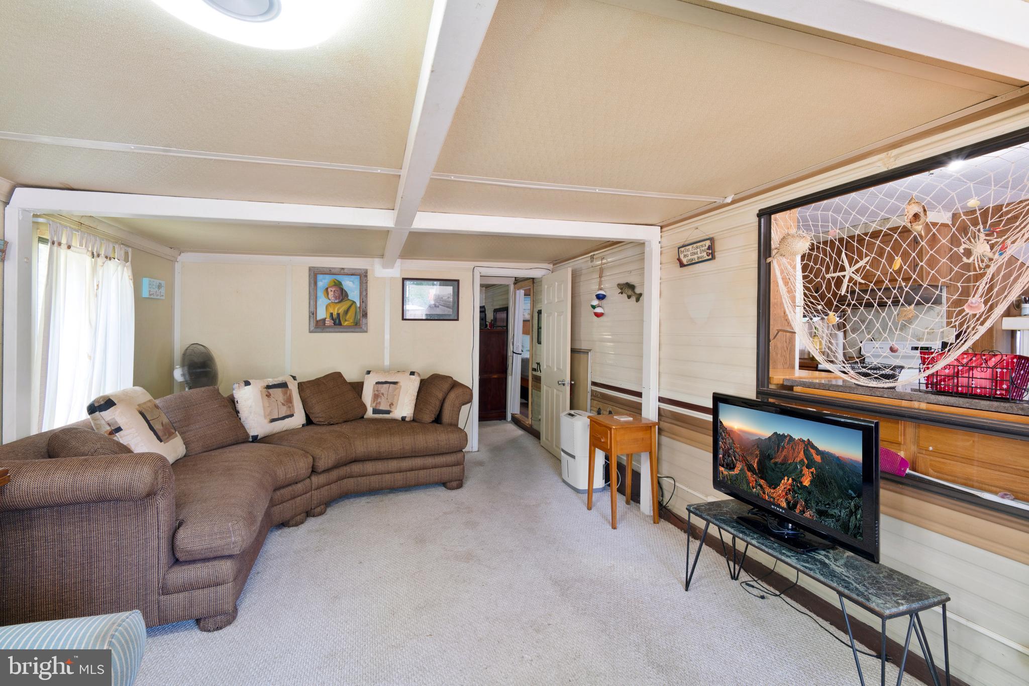 BEACH HARBOR - Residential