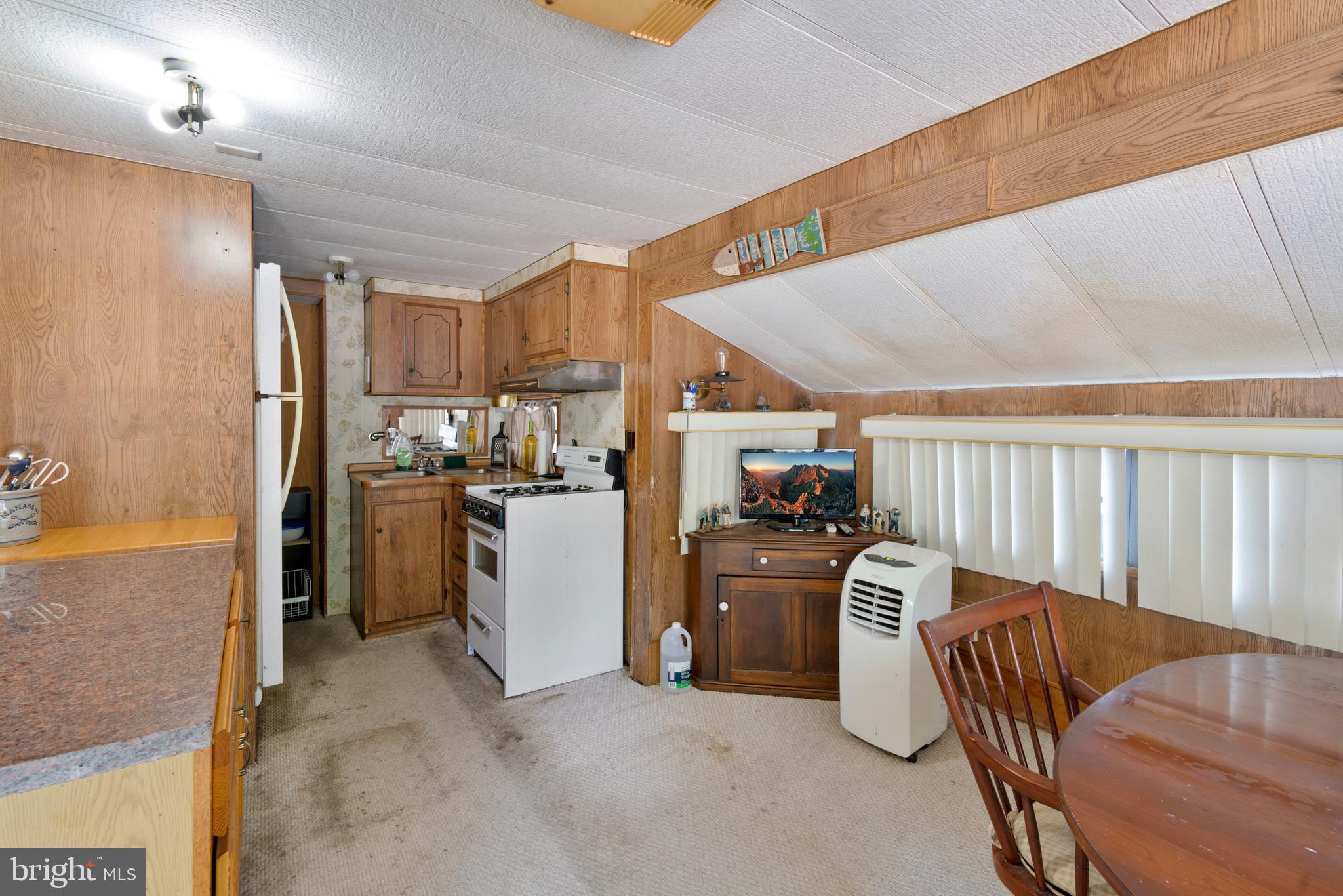 BEACH HARBOR - Residential