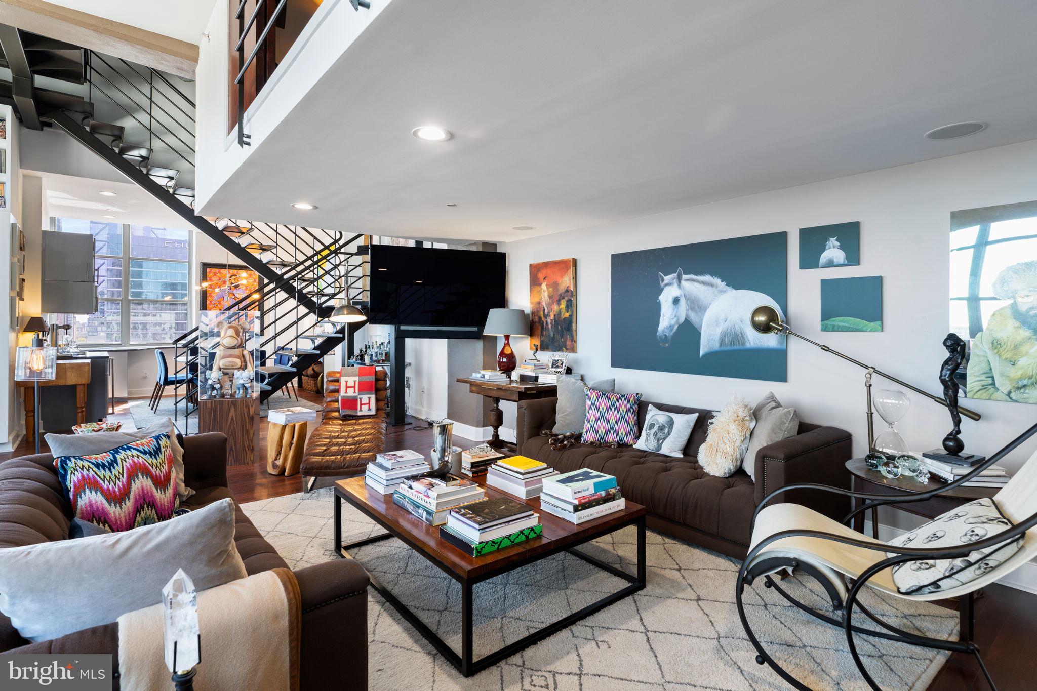 LOGAN SQUARE - Residential