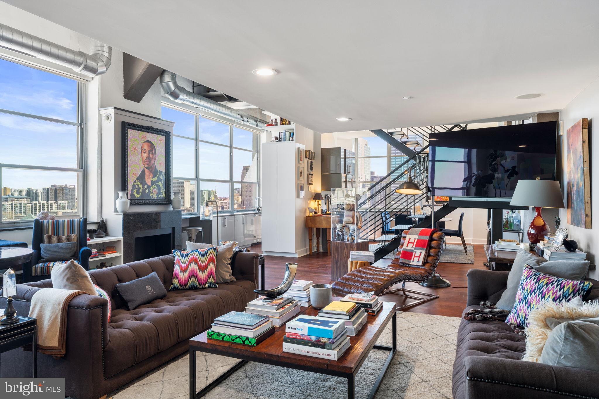 LOGAN SQUARE - Residential