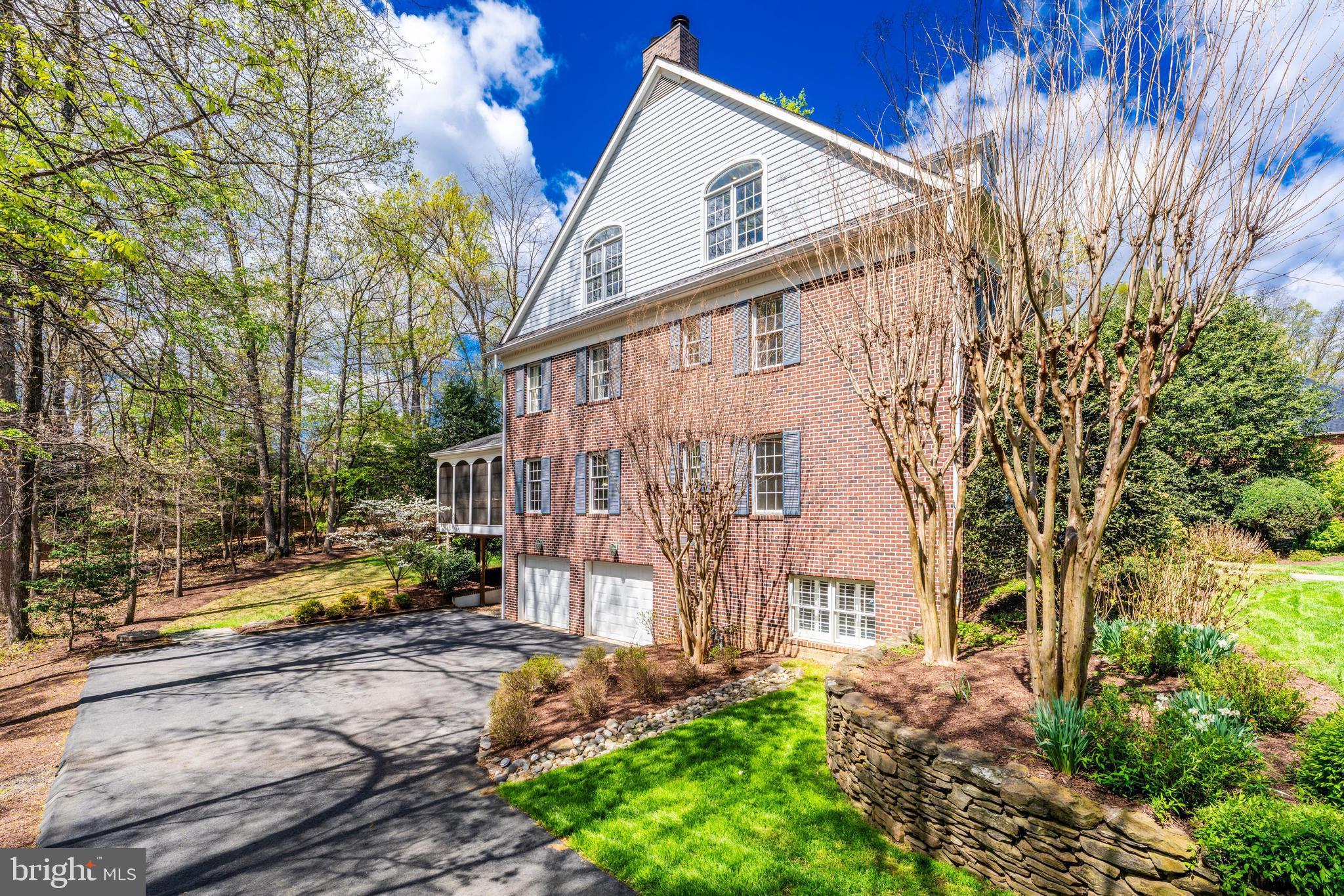 CREWS WOODS - Residential