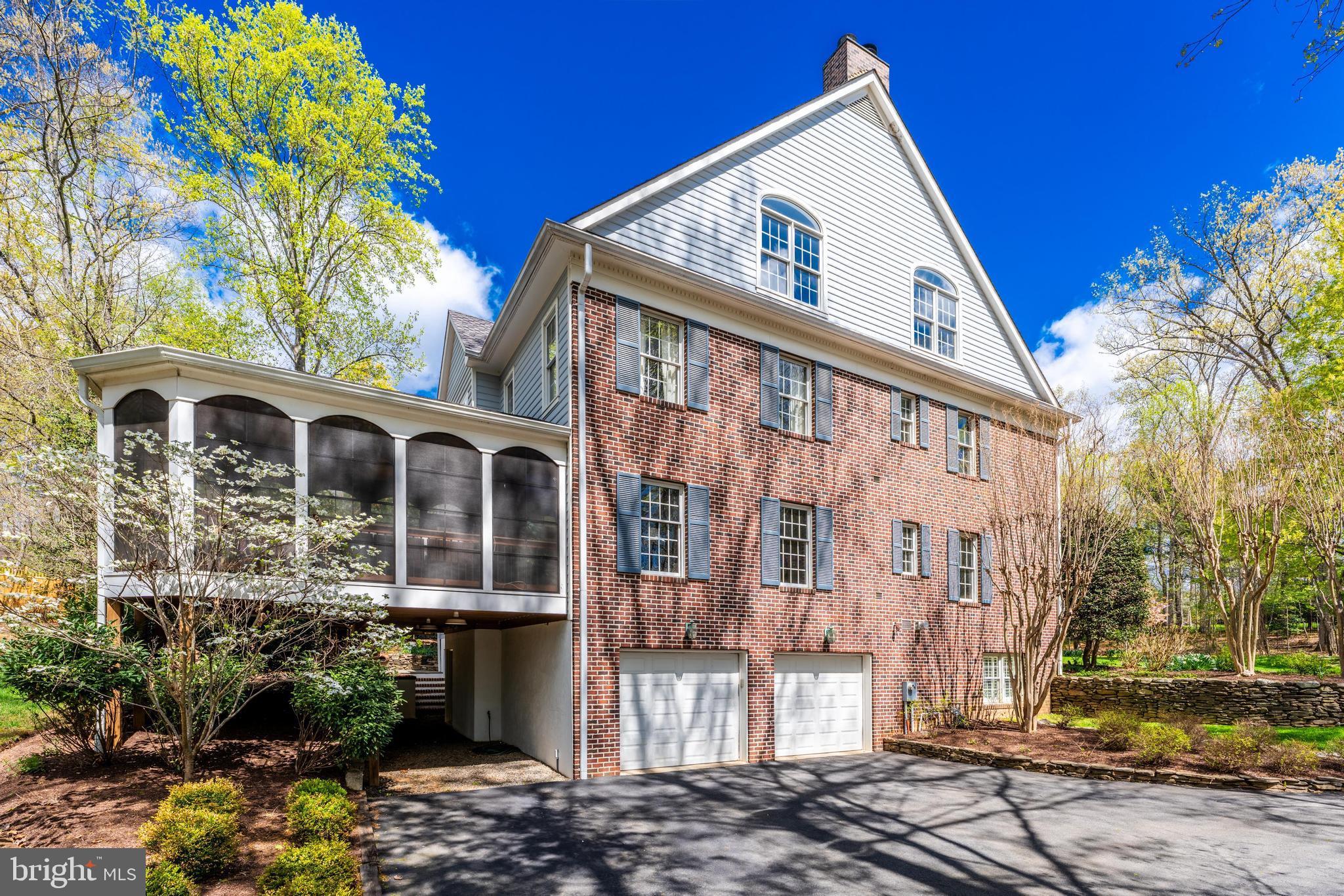 CREWS WOODS - Residential