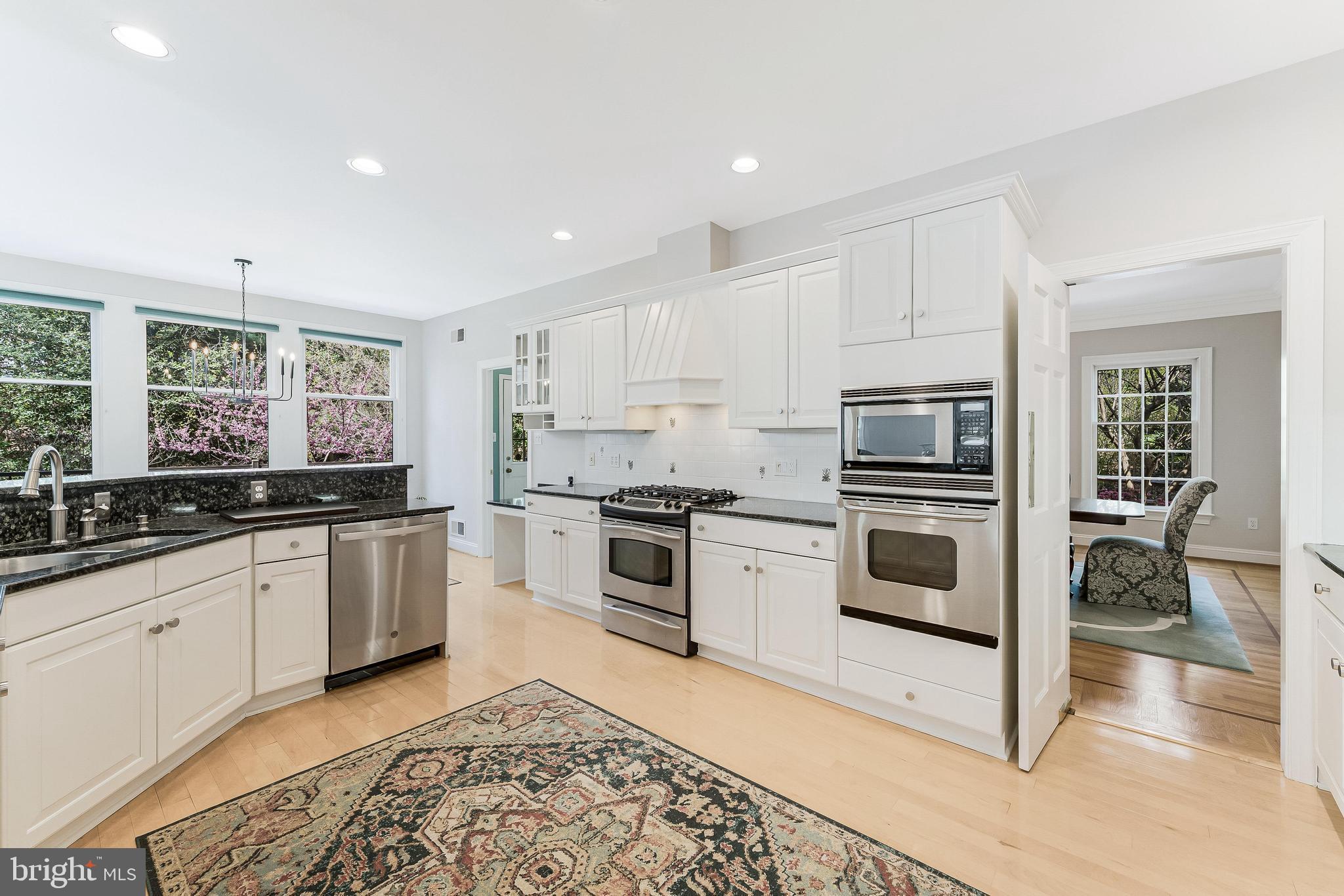 CREWS WOODS - Residential