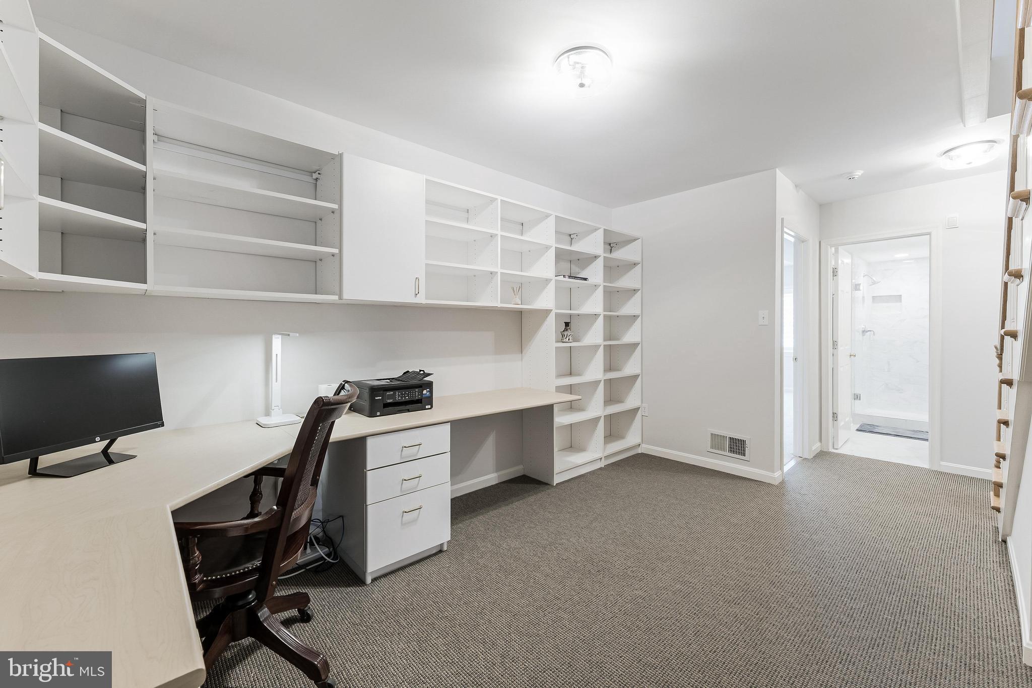 CREWS WOODS - Residential
