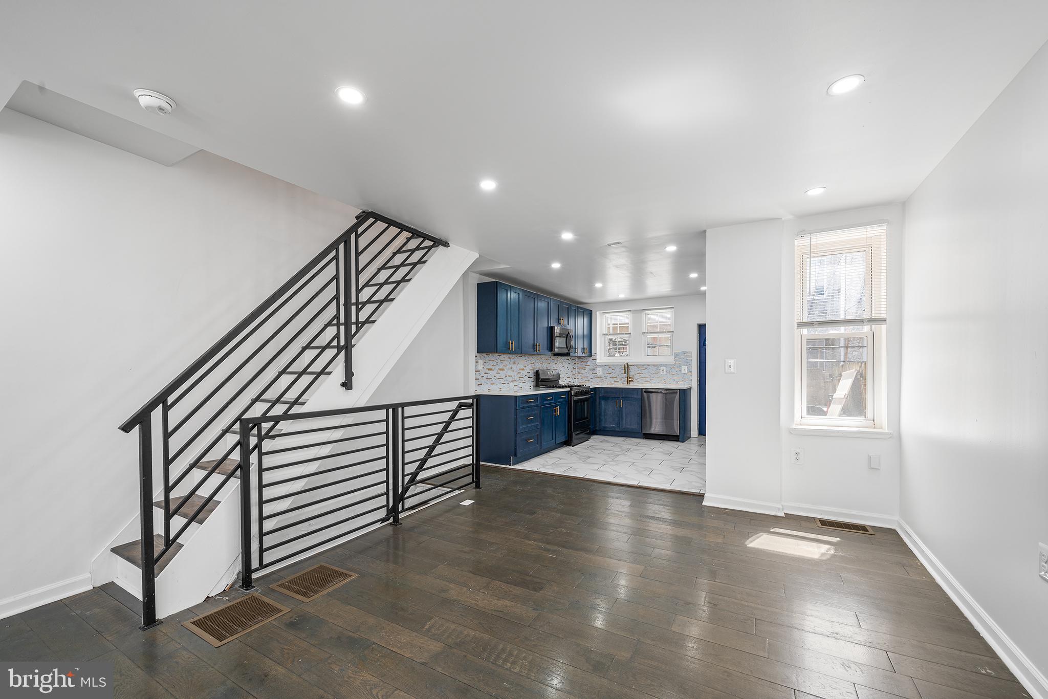 POINT BREEZE - Residential