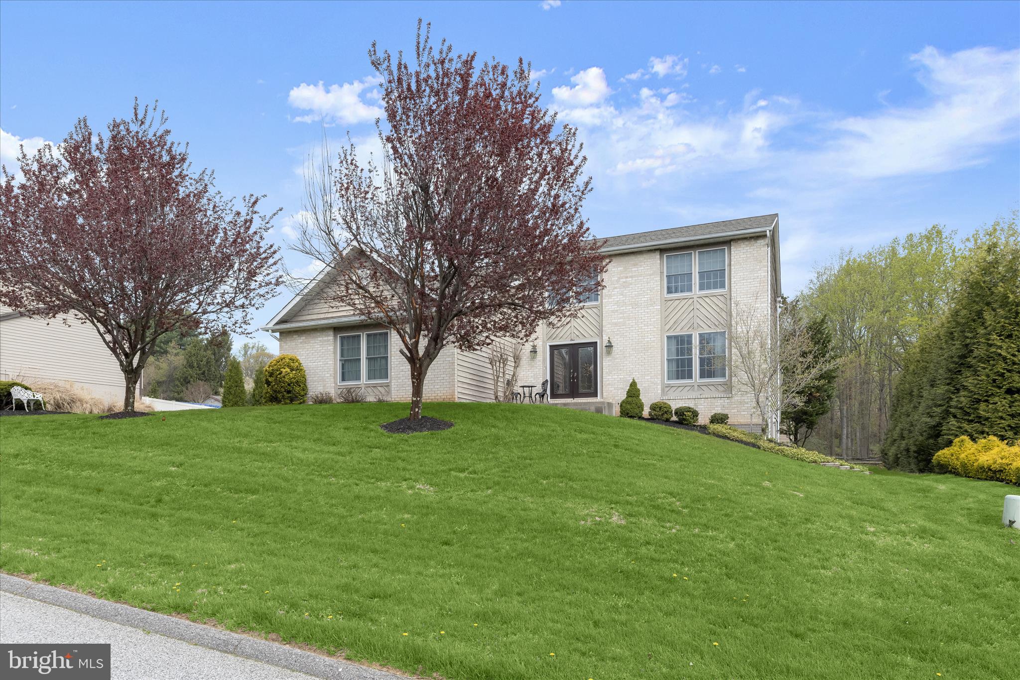 VELVET HILLS - Residential