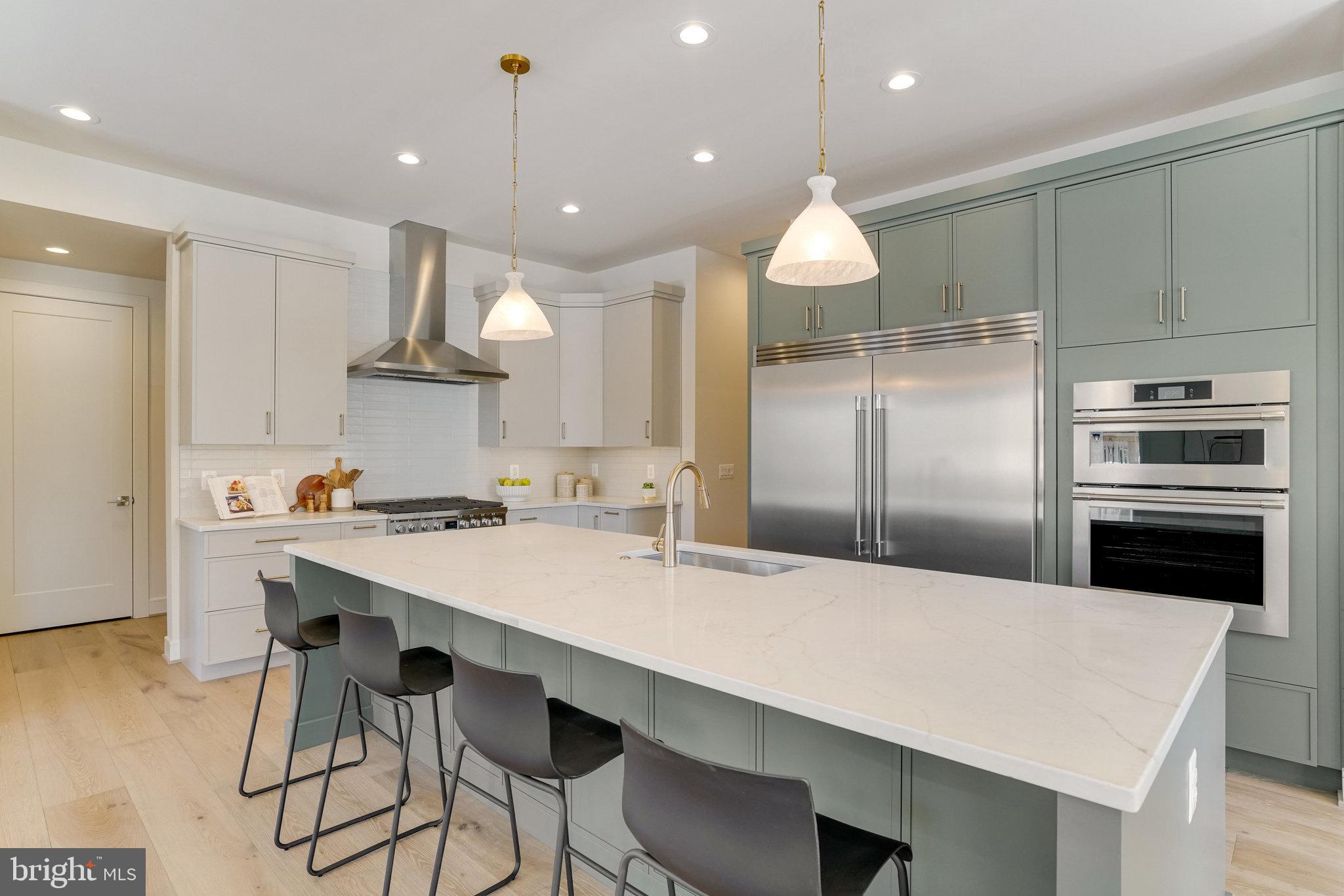 VIENNA WOODS - Residential