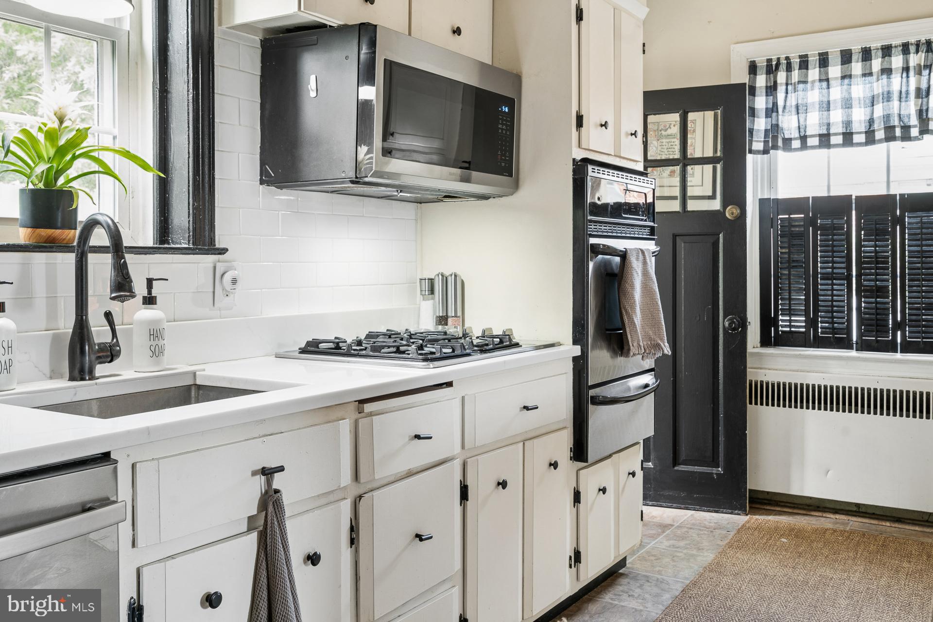 KENSINGTON - Residential