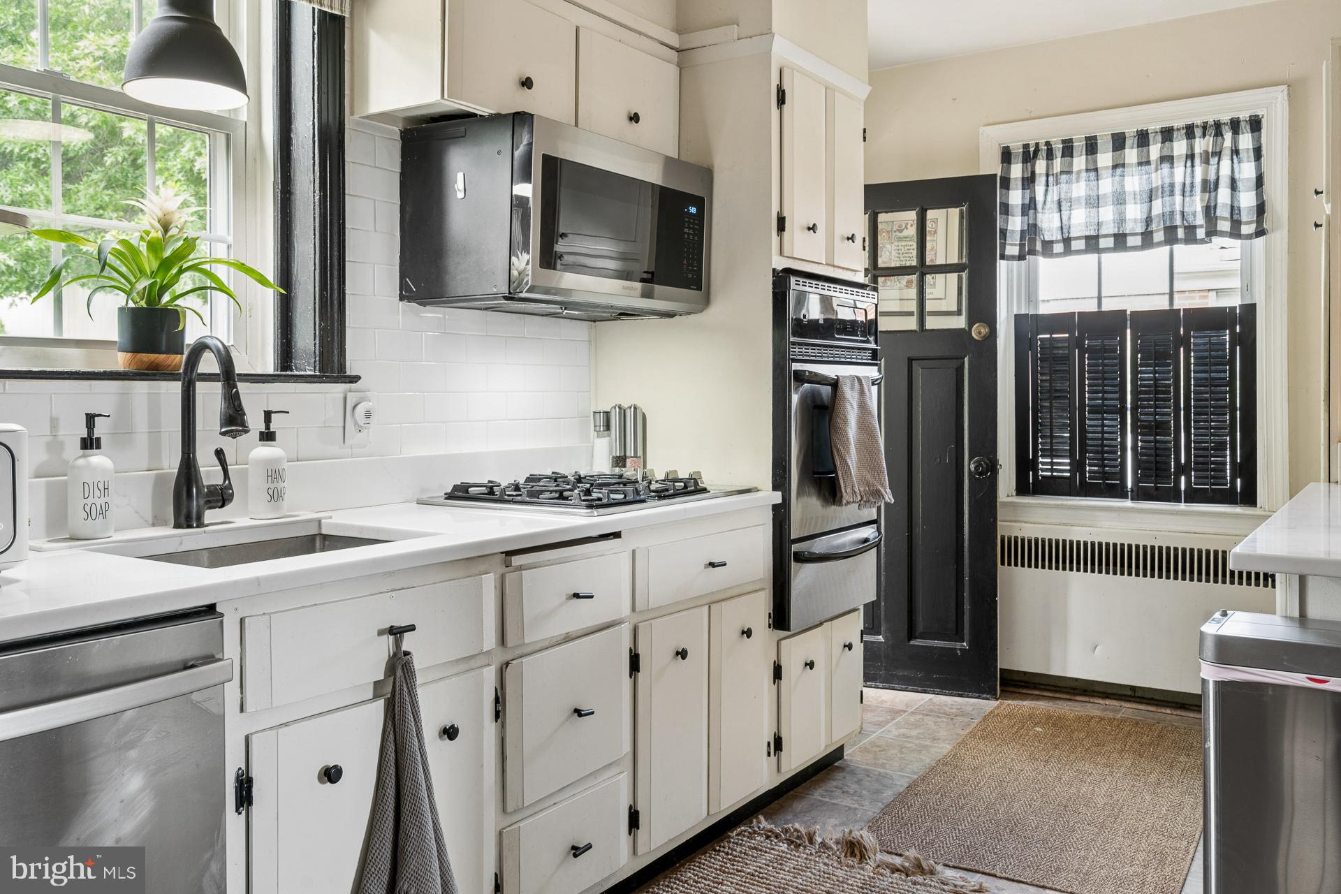 KENSINGTON - Residential