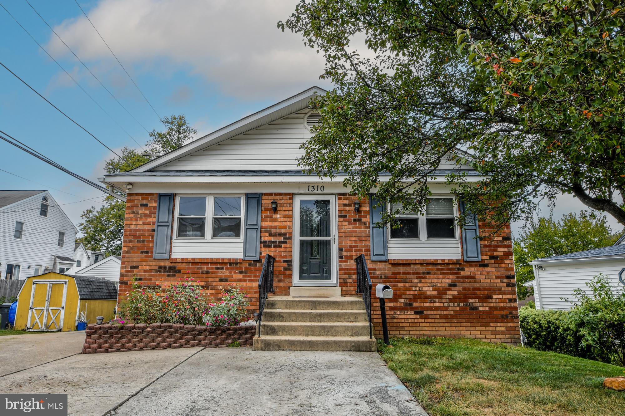 ROSLYN - Residential