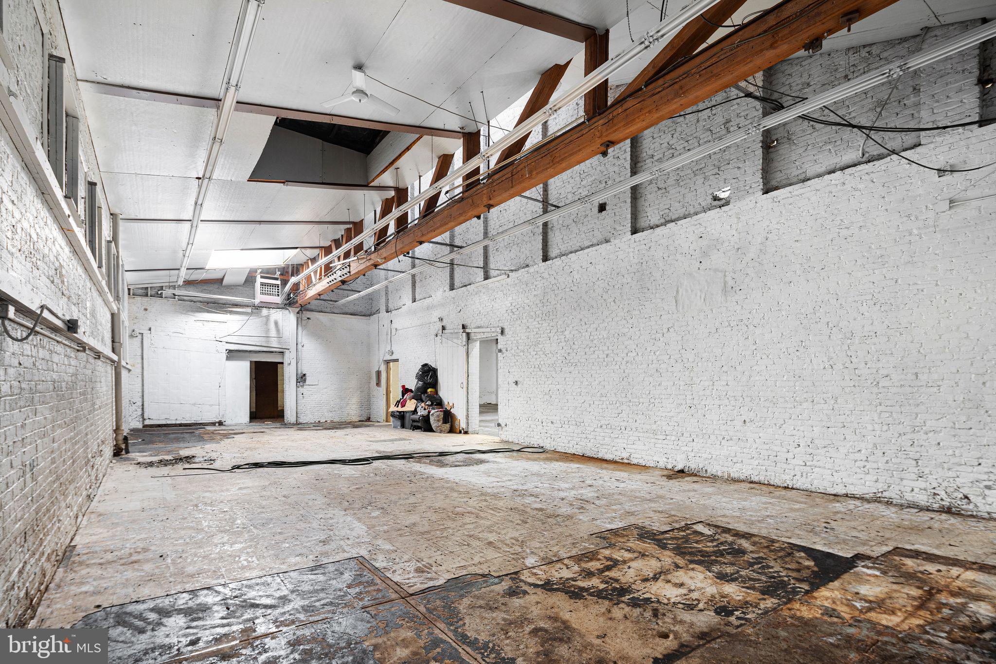 GERMANTOWN - Commercial Sale