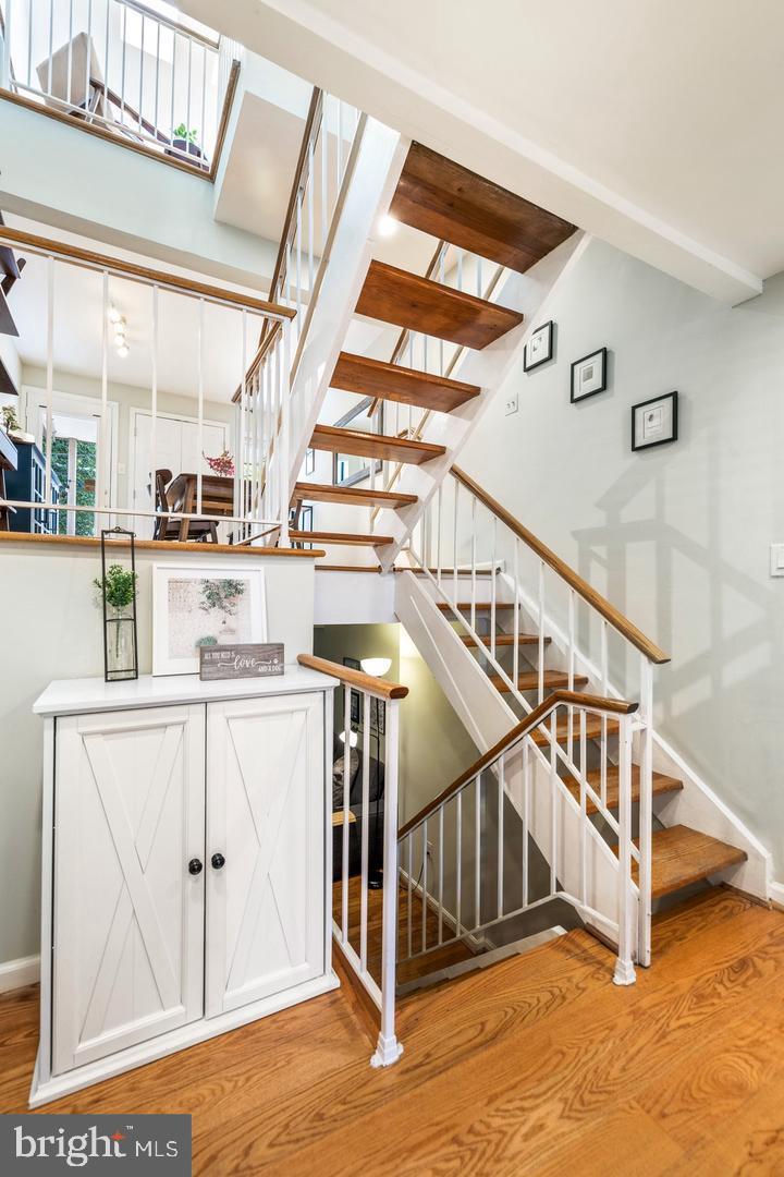 ALBEMARLE SQUARE - Residential