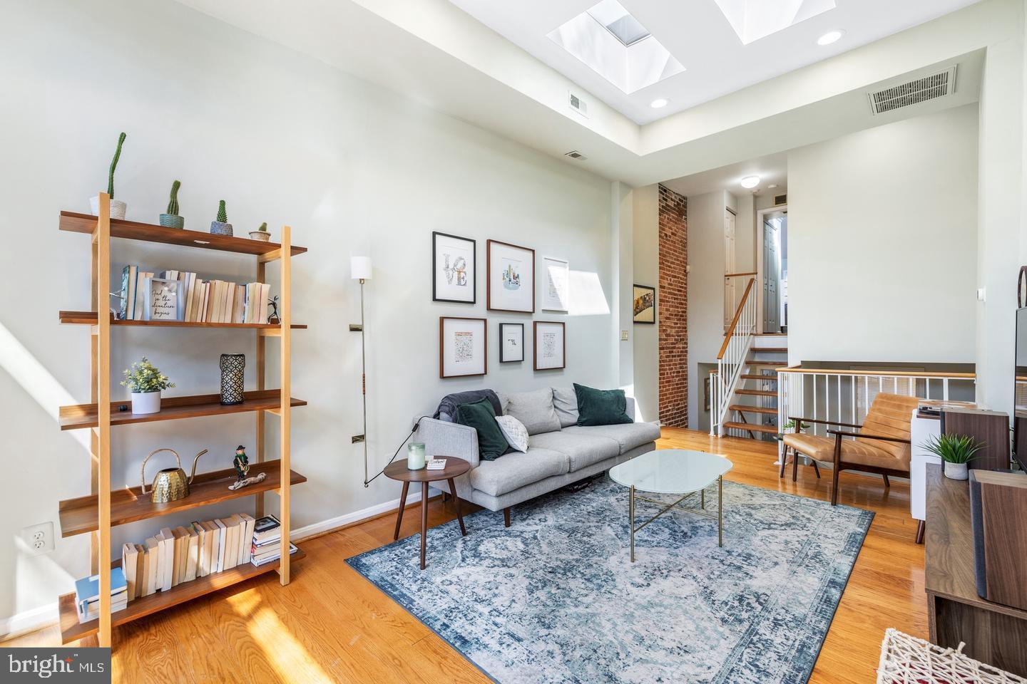 ALBEMARLE SQUARE - Residential