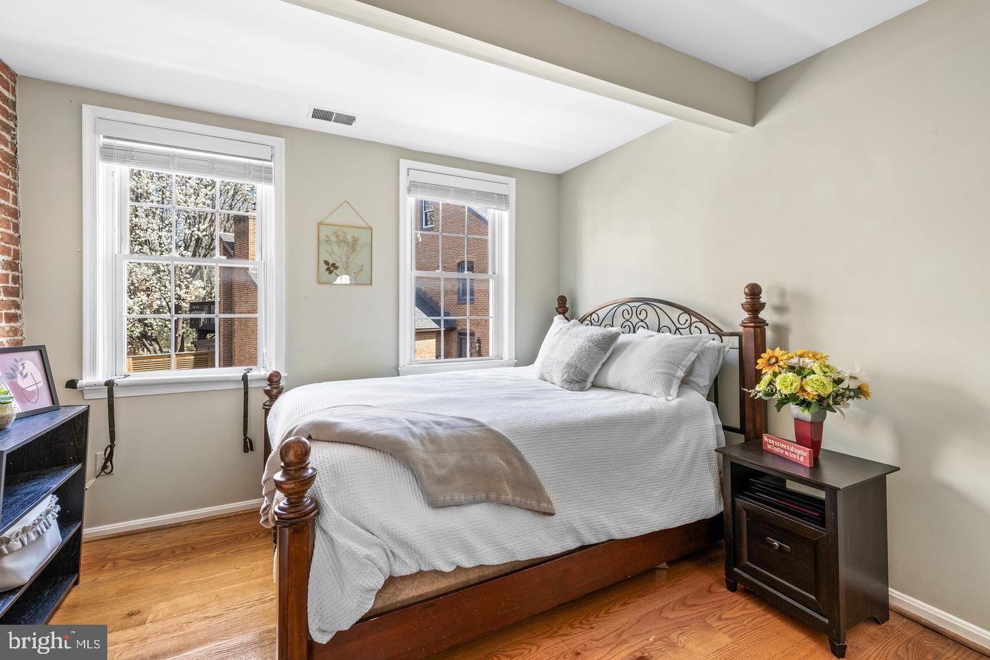 ALBEMARLE SQUARE - Residential