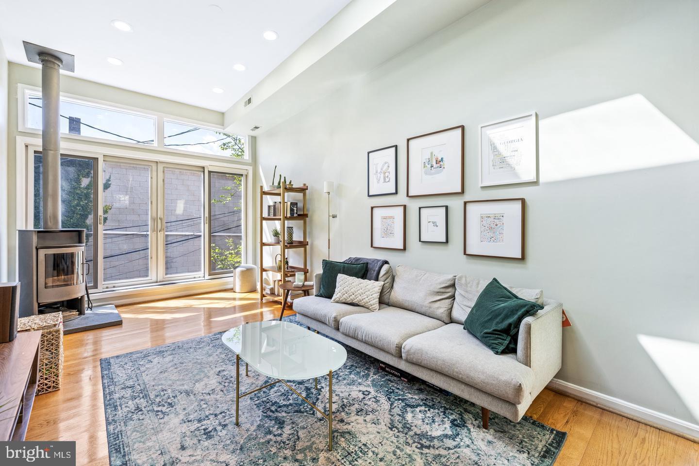 ALBEMARLE SQUARE - Residential