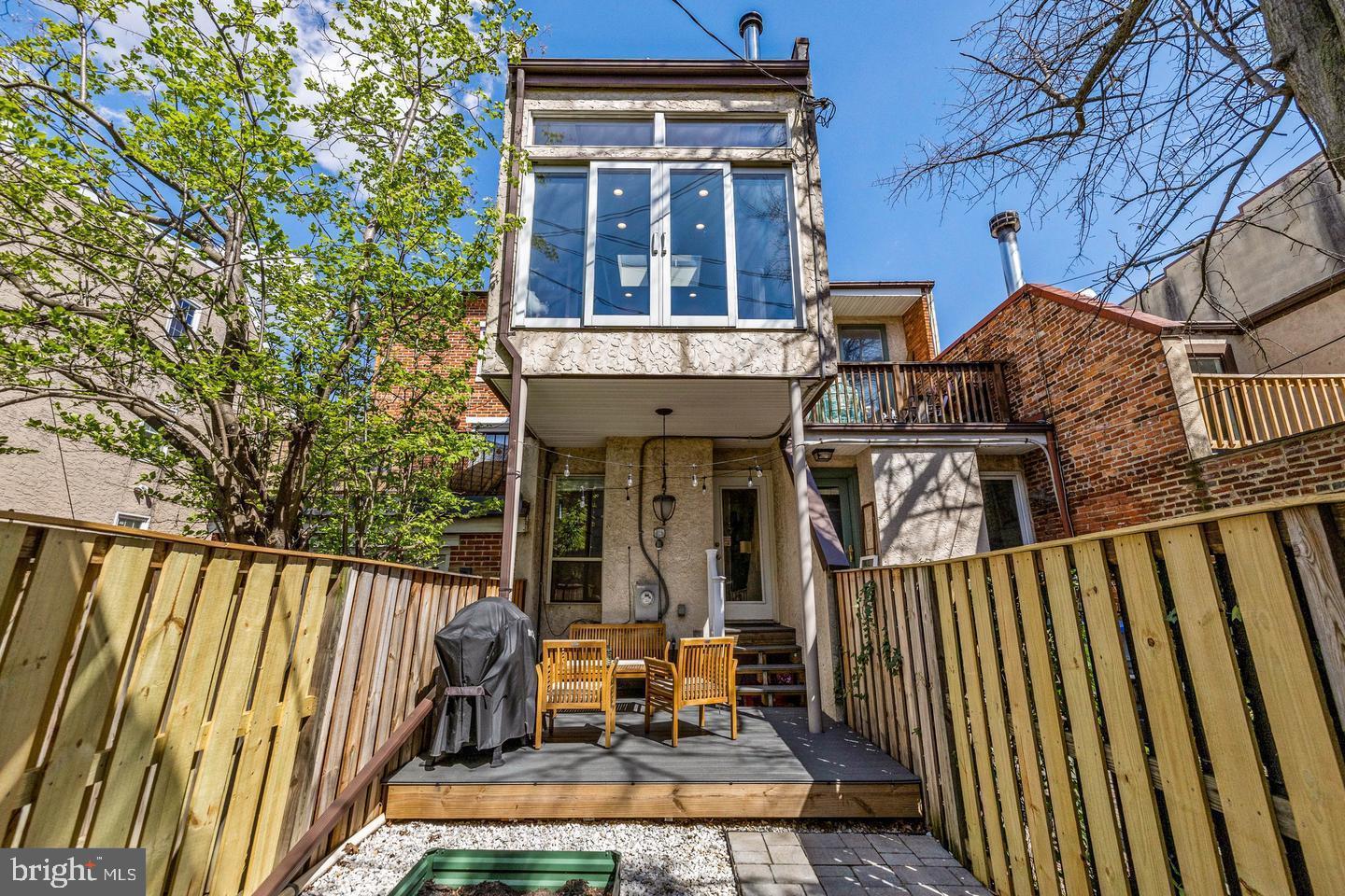 ALBEMARLE SQUARE - Residential