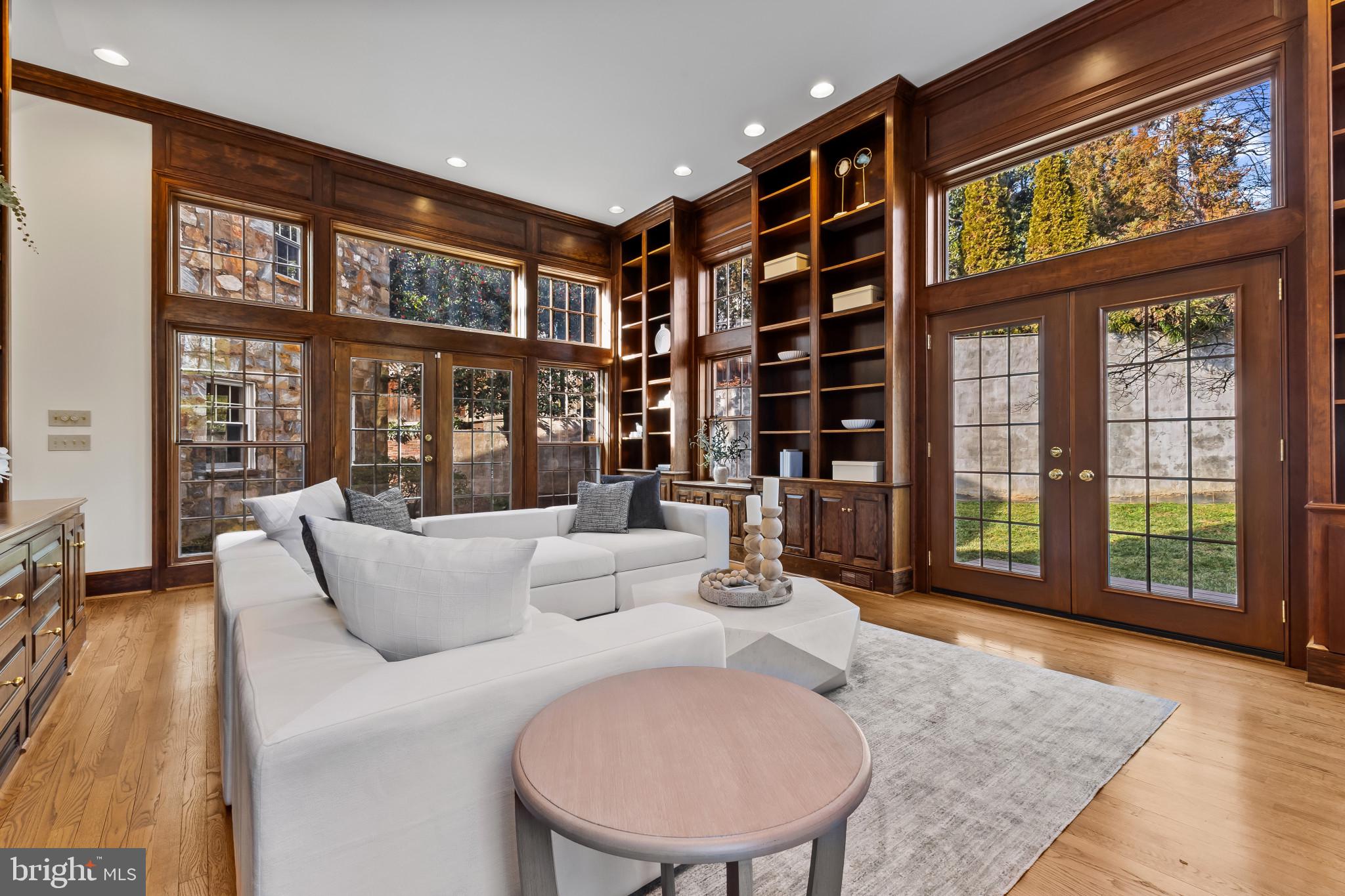 JEFFERSON PARK - Residential