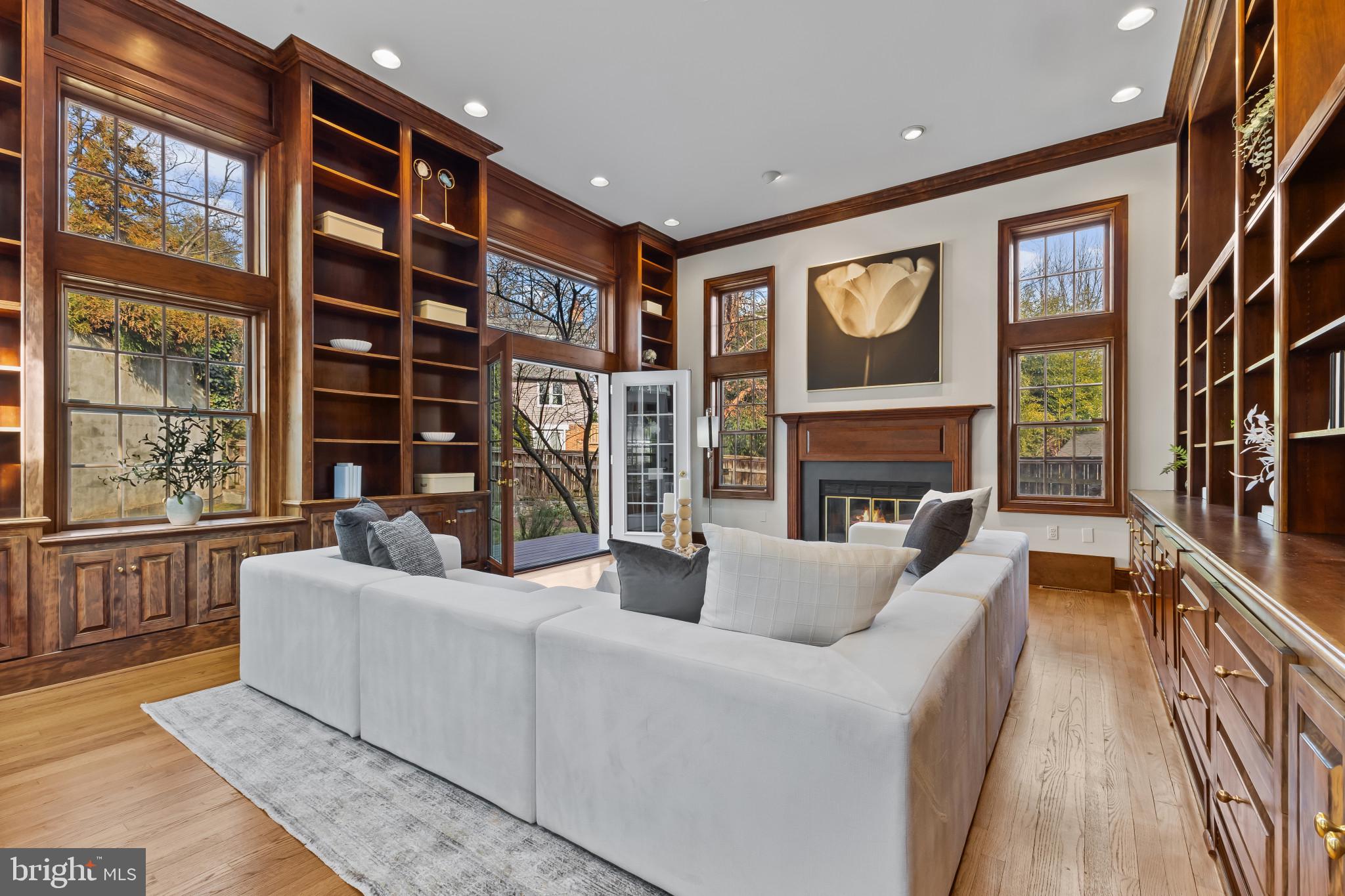 JEFFERSON PARK - Residential