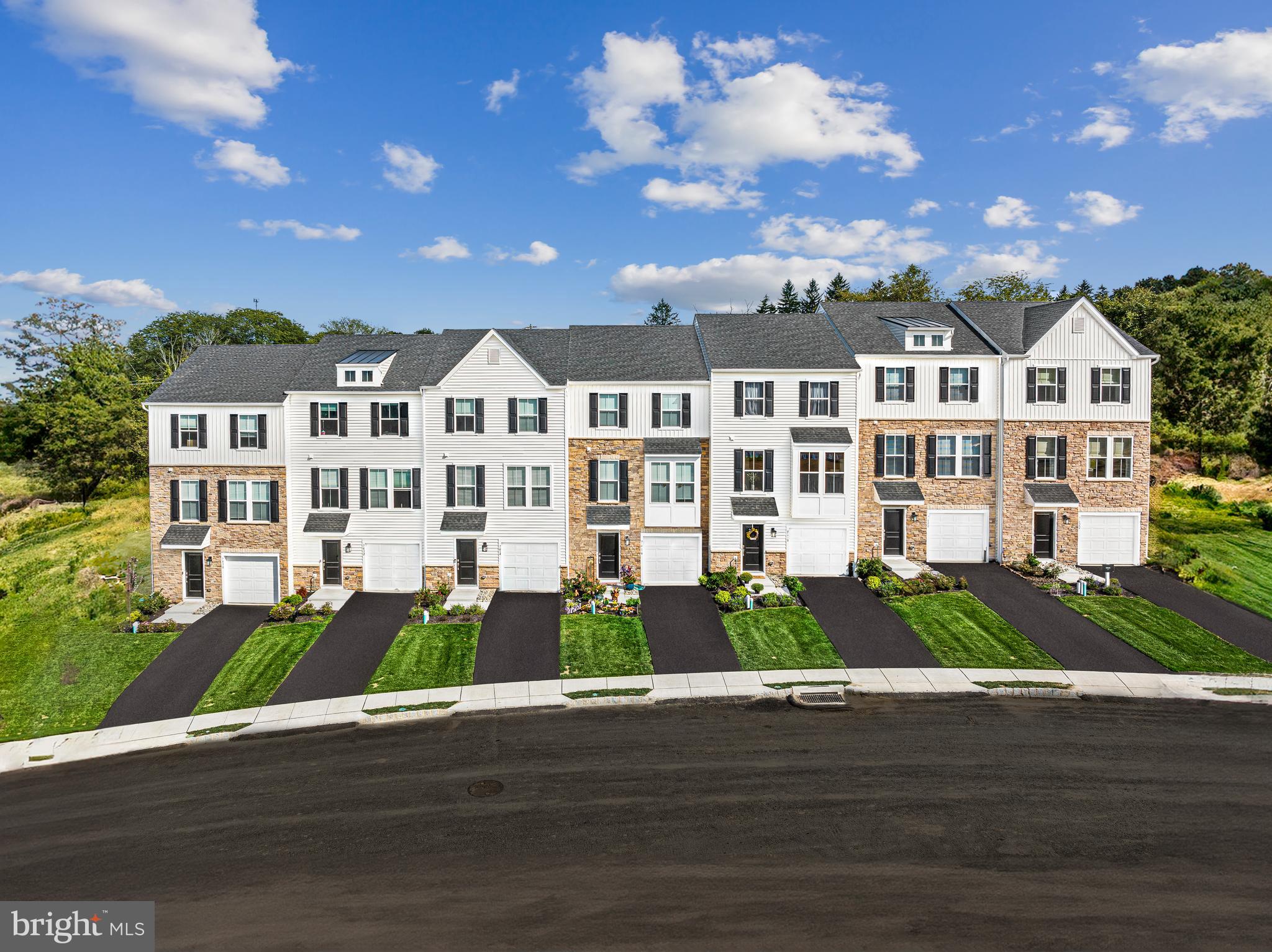 BROOKSIDE COURT AT UPPER SAUCON - Residential