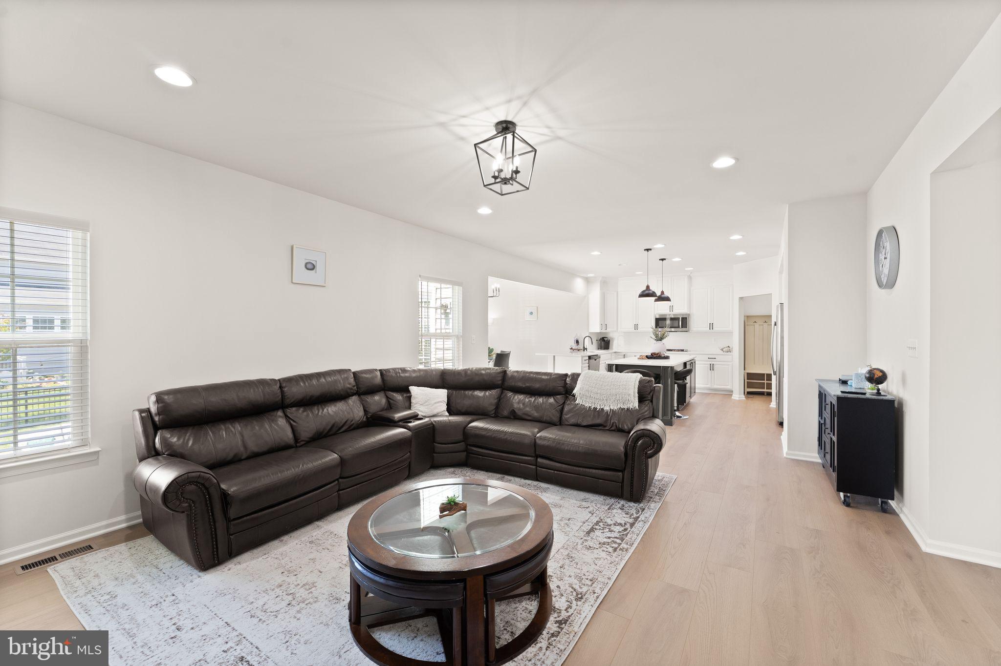 SEVEN HILLS - Residential