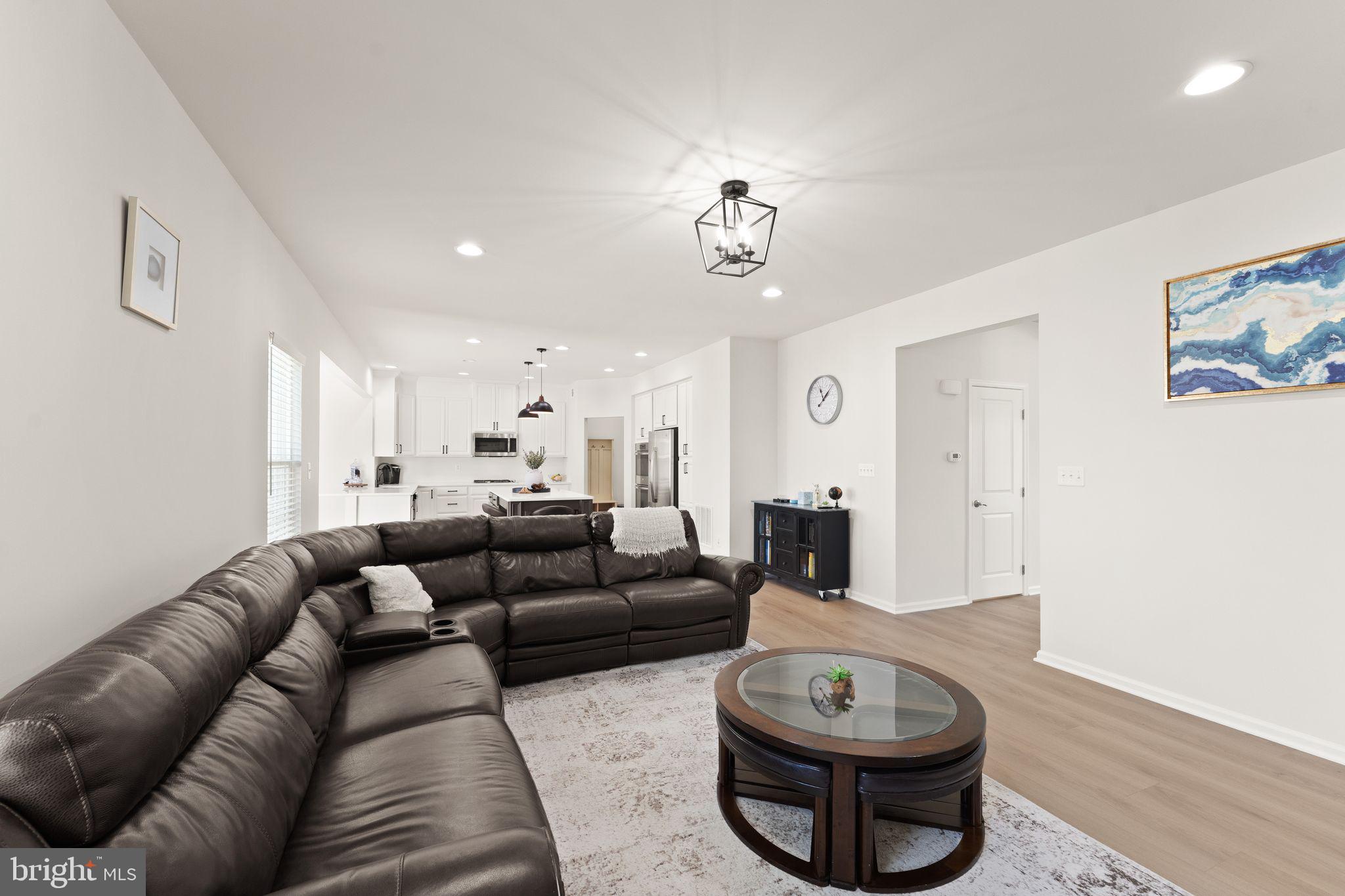 SEVEN HILLS - Residential
