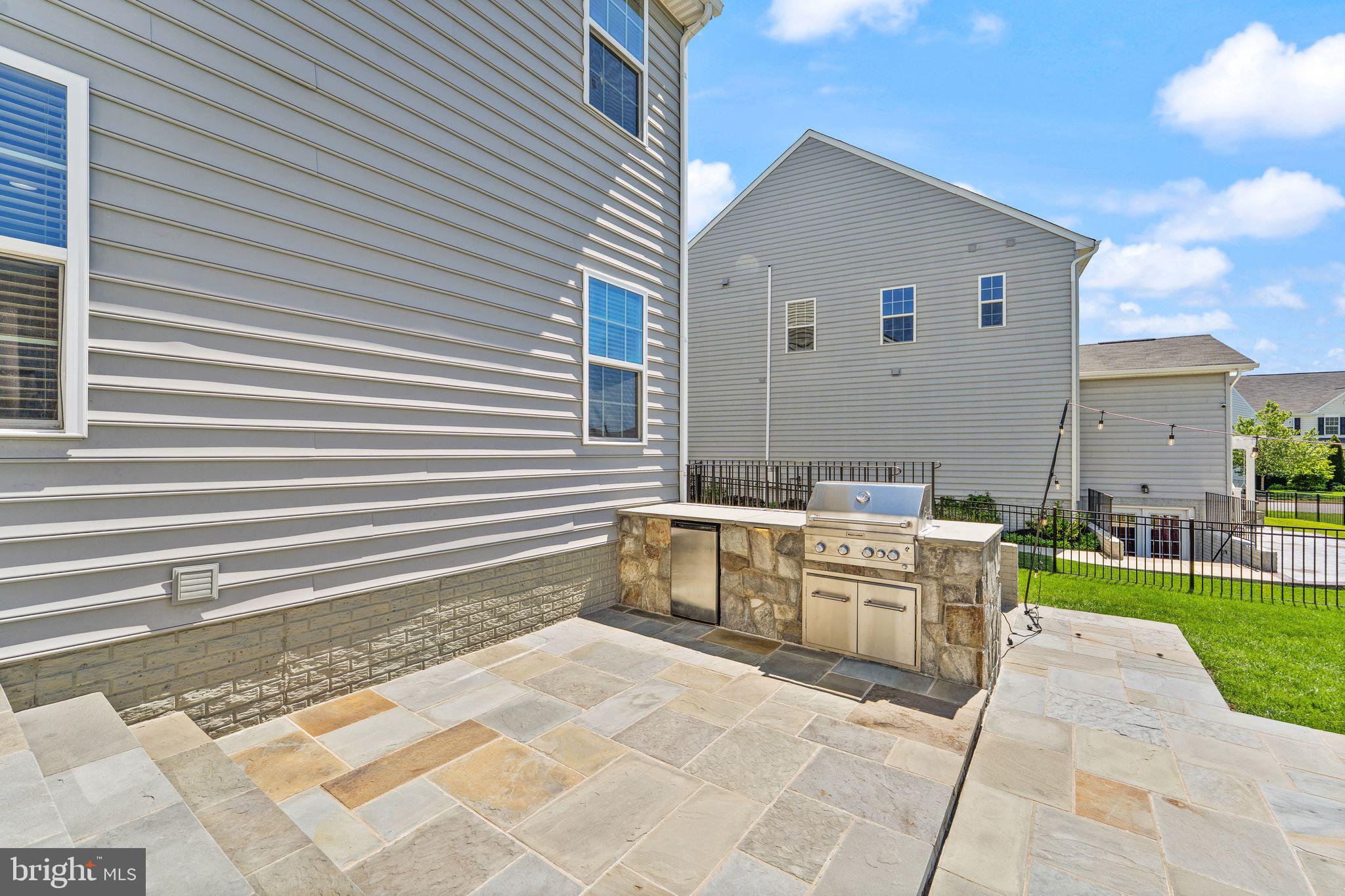 SEVEN HILLS - Residential