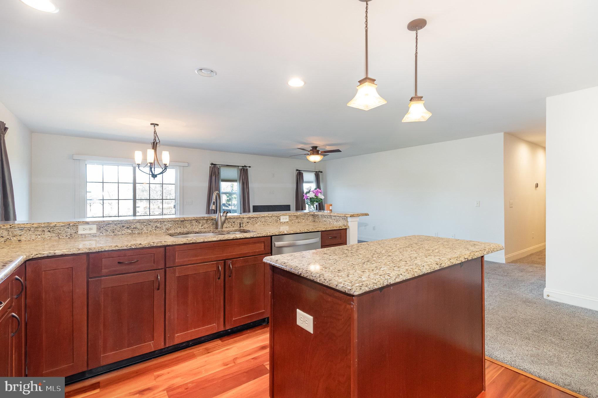 BUMBLE BEE HOLLOW - Residential