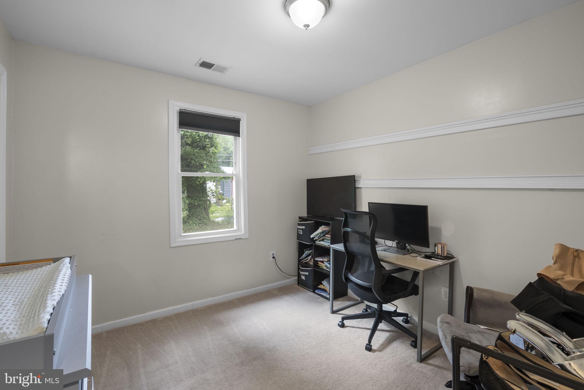 WHITE HALL - Residential