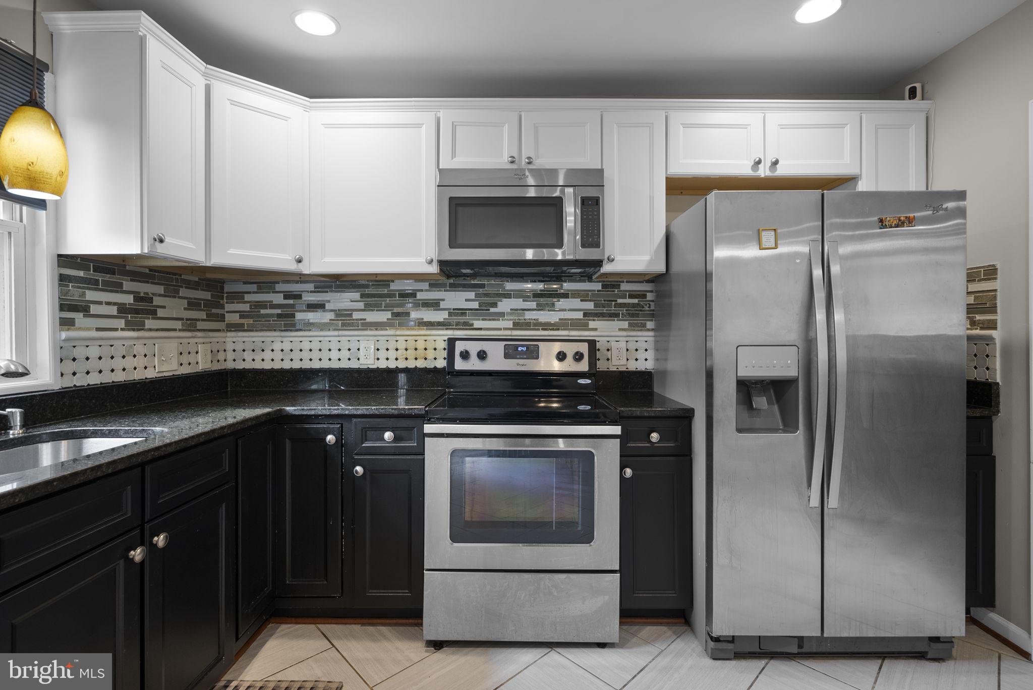 WHITE HALL - Residential