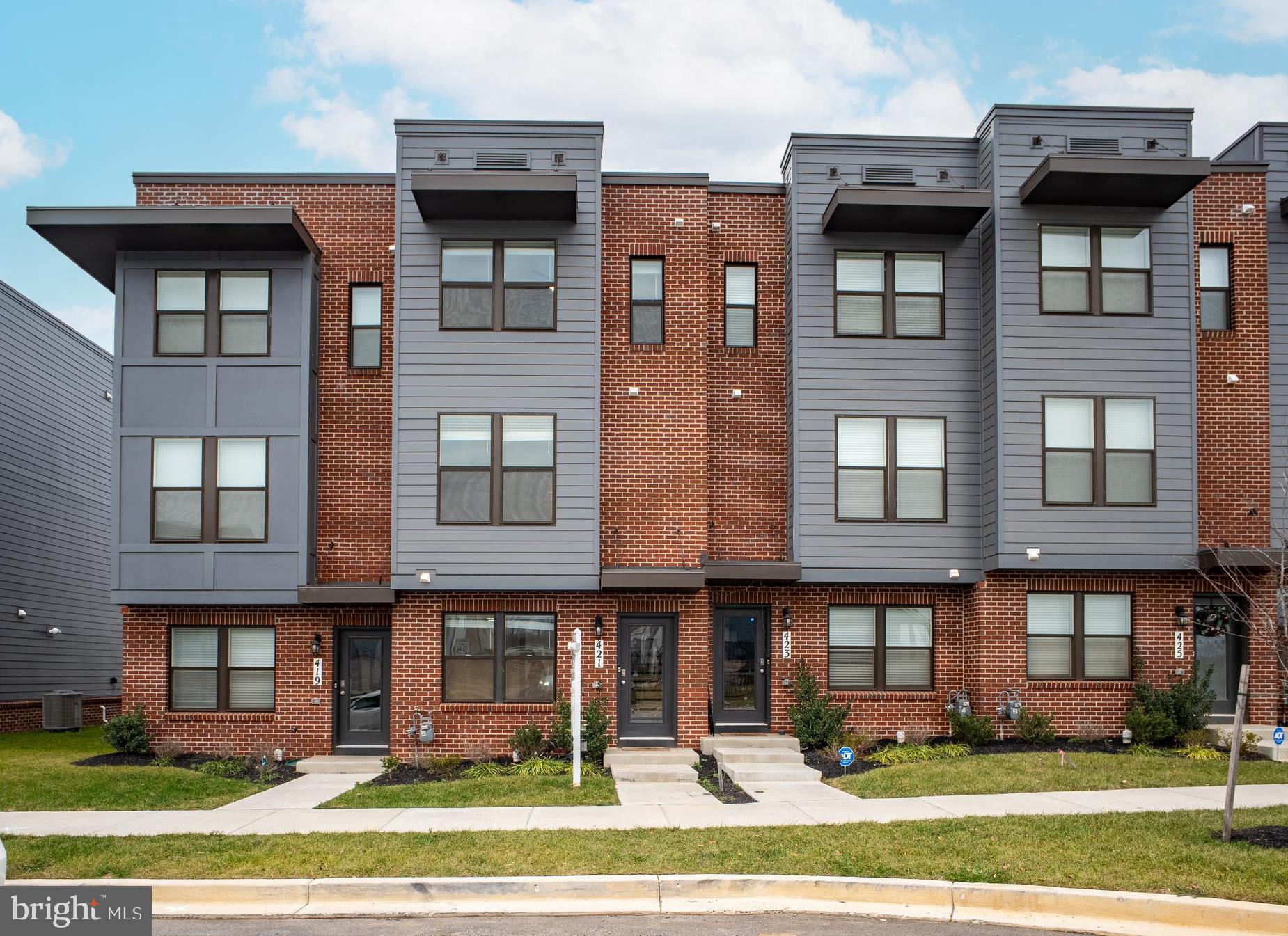 RENN QUARTER - Residential Lease
