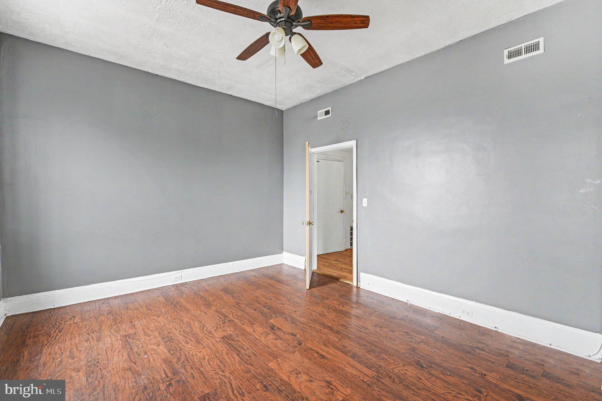 FRANKLIN SQUARE HISTORIC DISTRICT - Commercial Sale