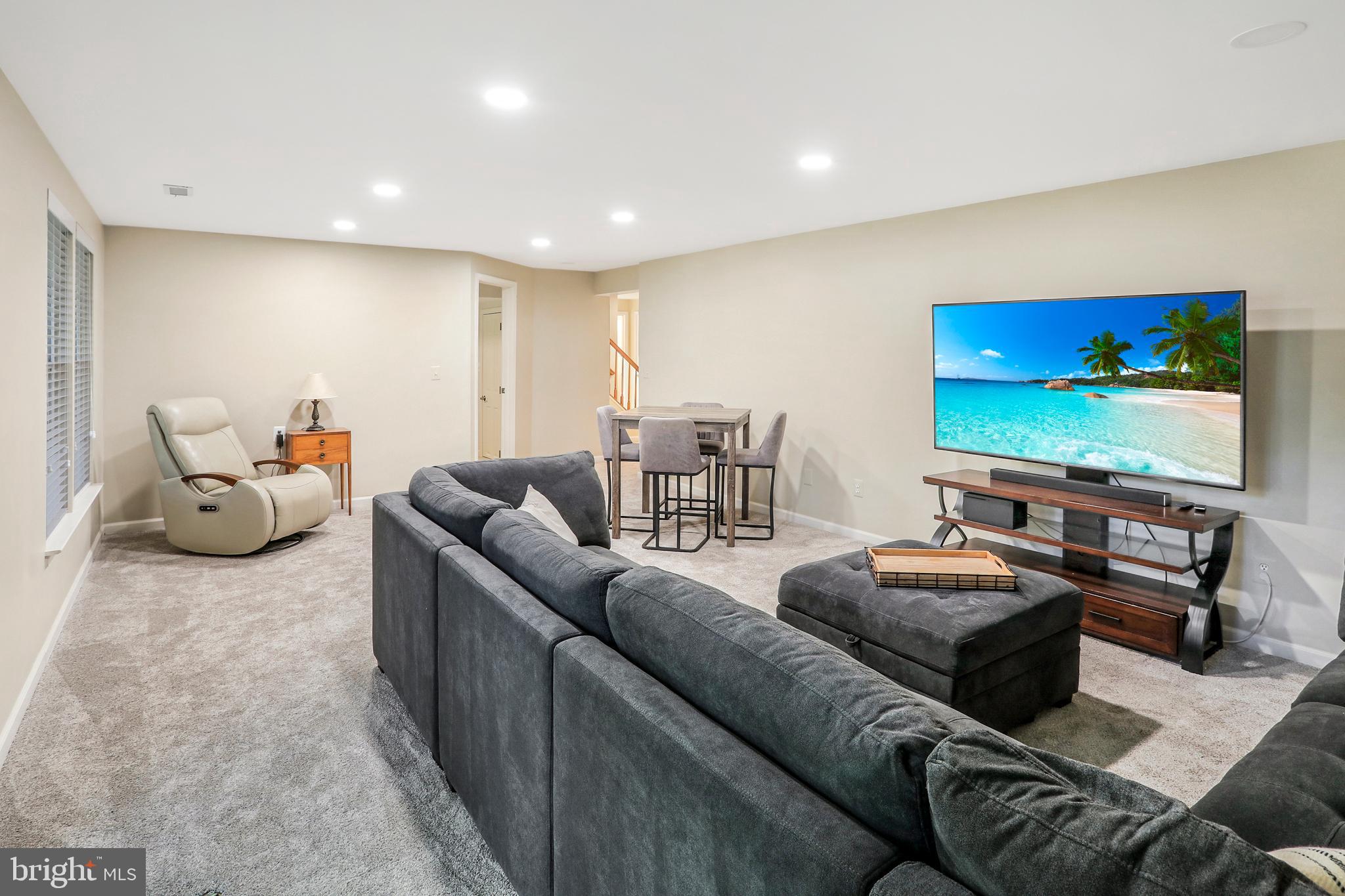 MAYFAIR - Residential