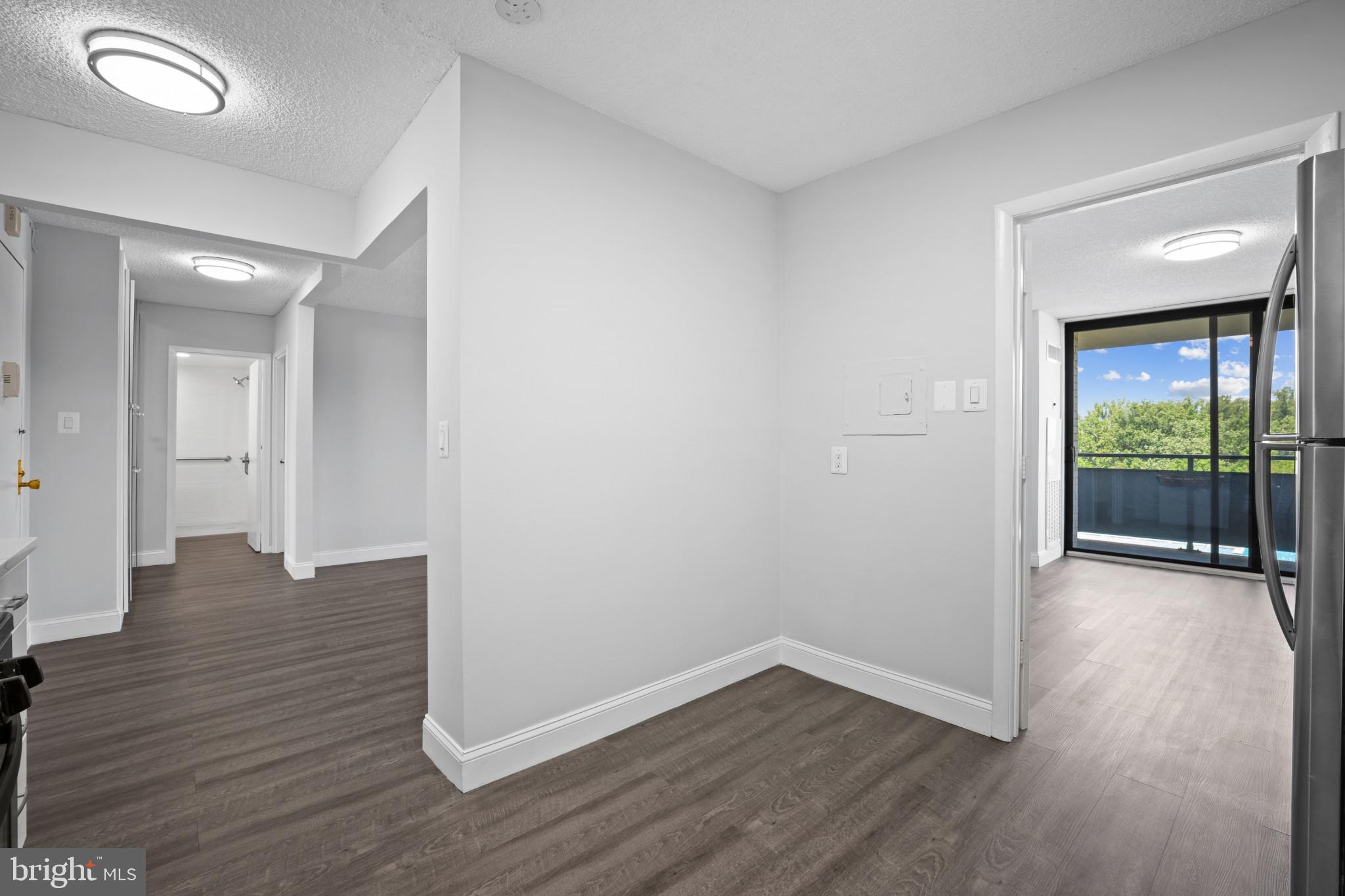PROMENADE TOWERS - Residential