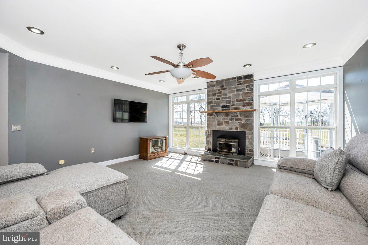 SUMMIT VIEW ESTATES - Residential