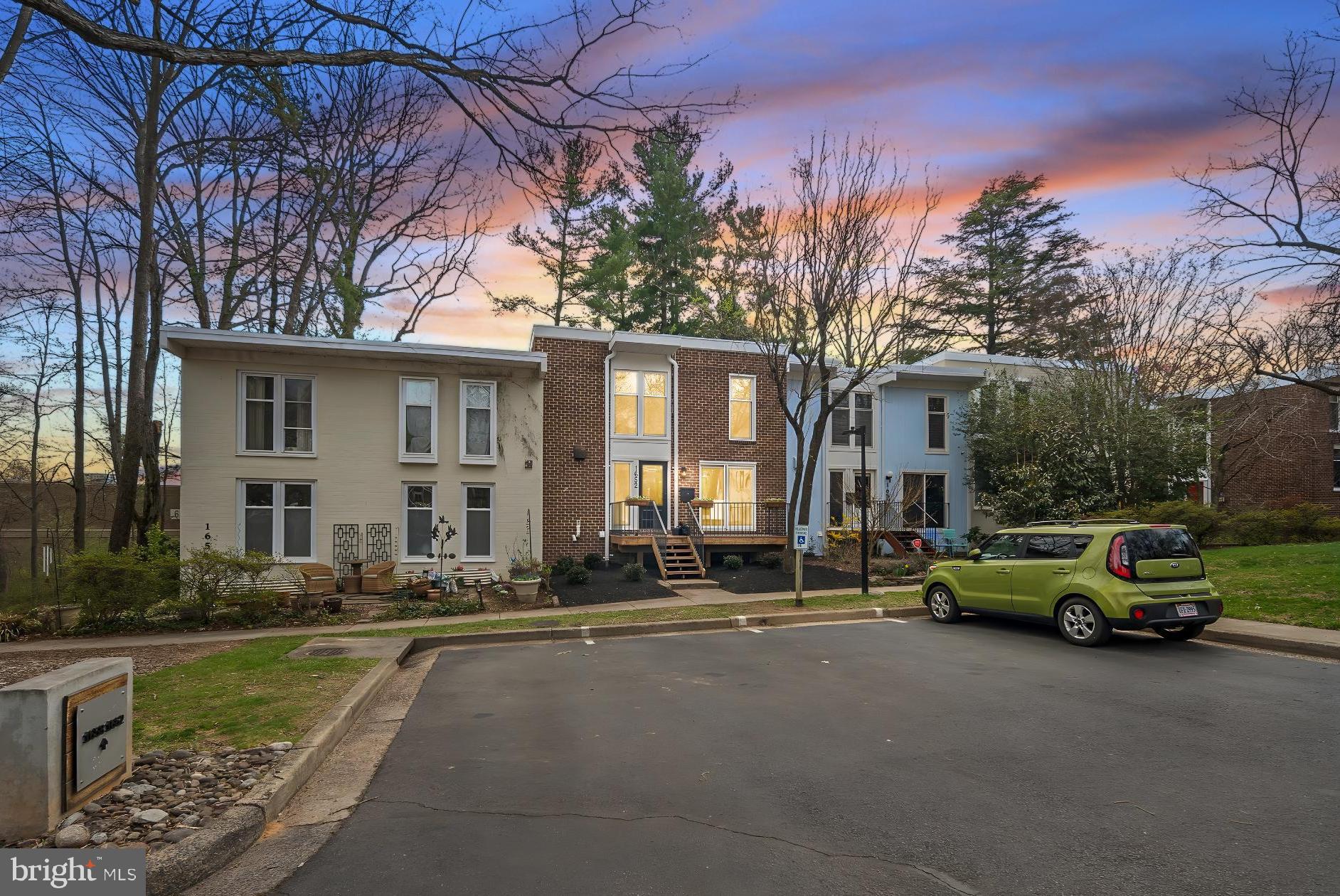 RESTON - Residential