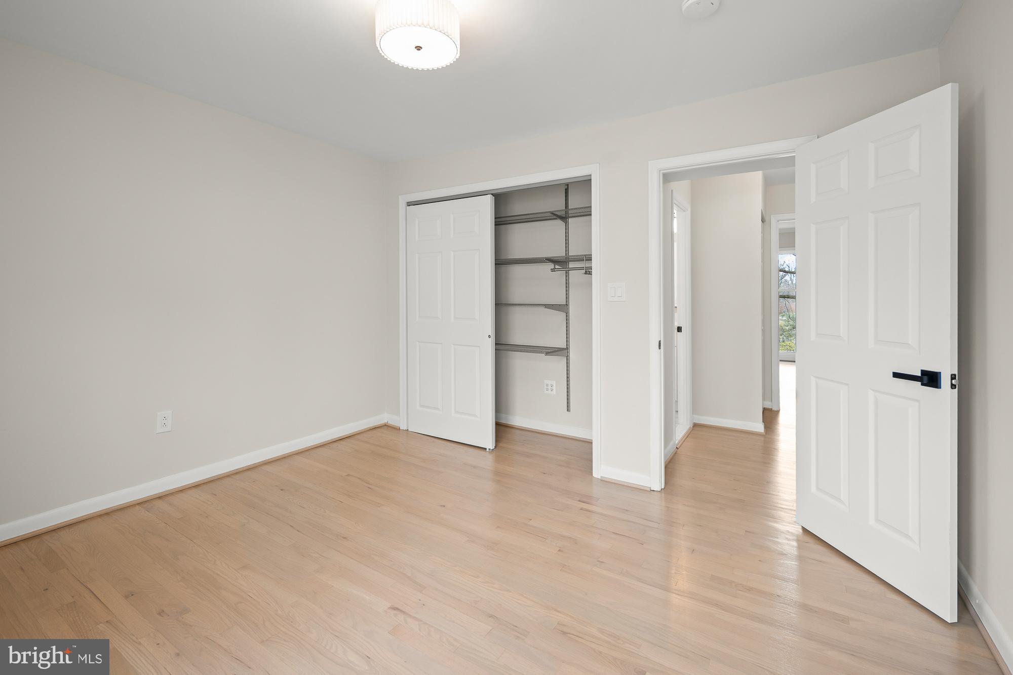 RESTON - Residential