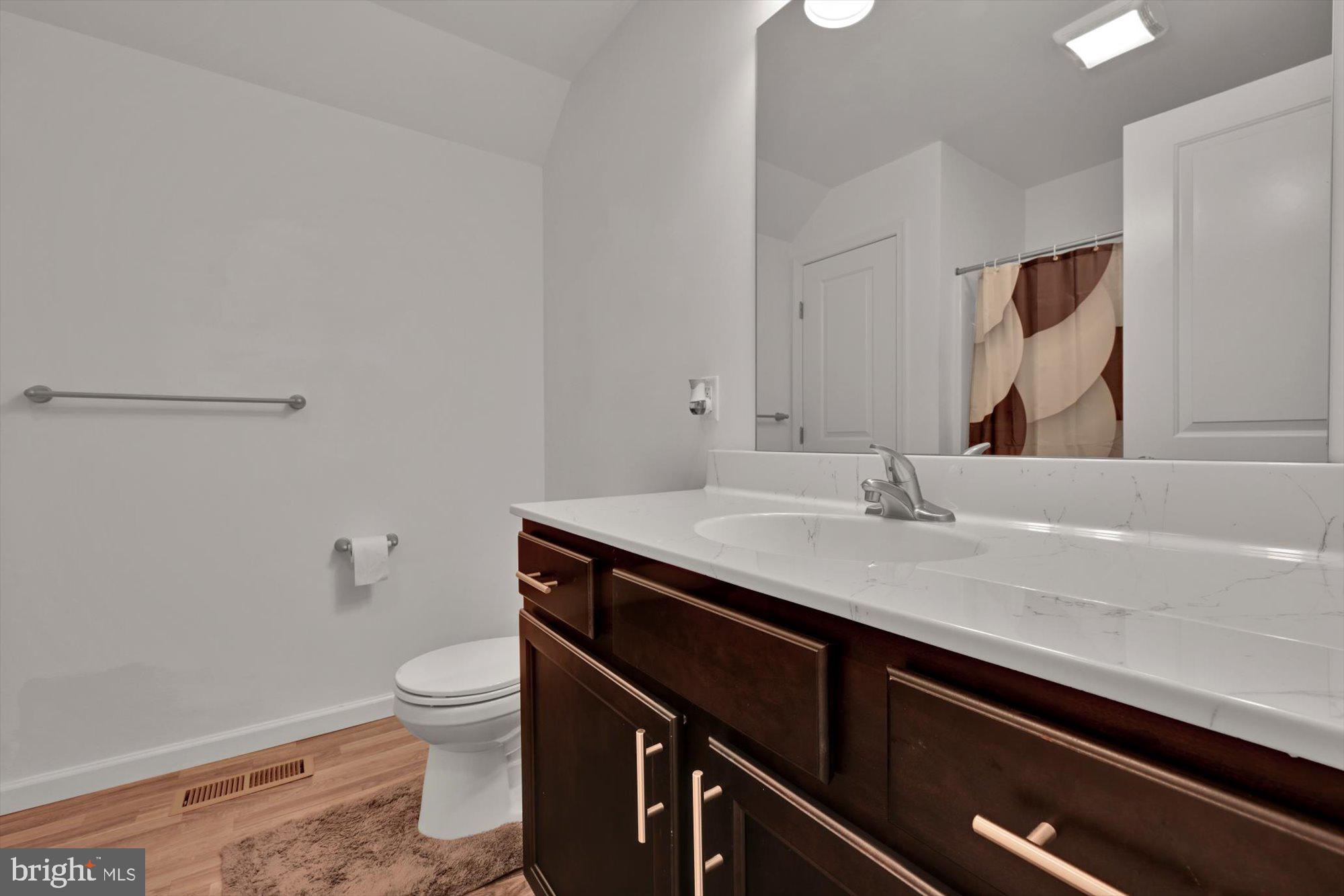 CHELSEY FALLS - Residential