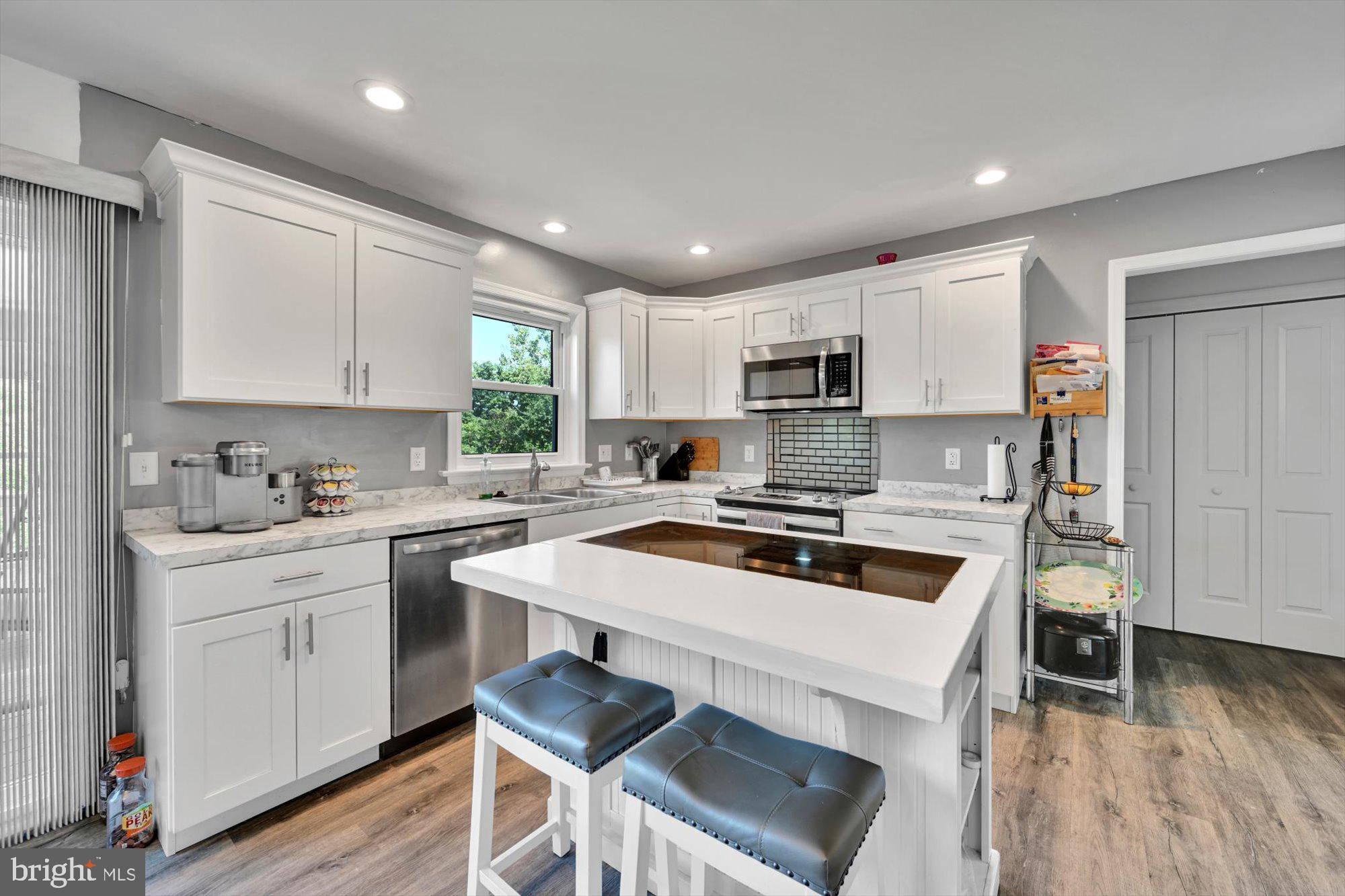 CHELSEY FALLS - Residential