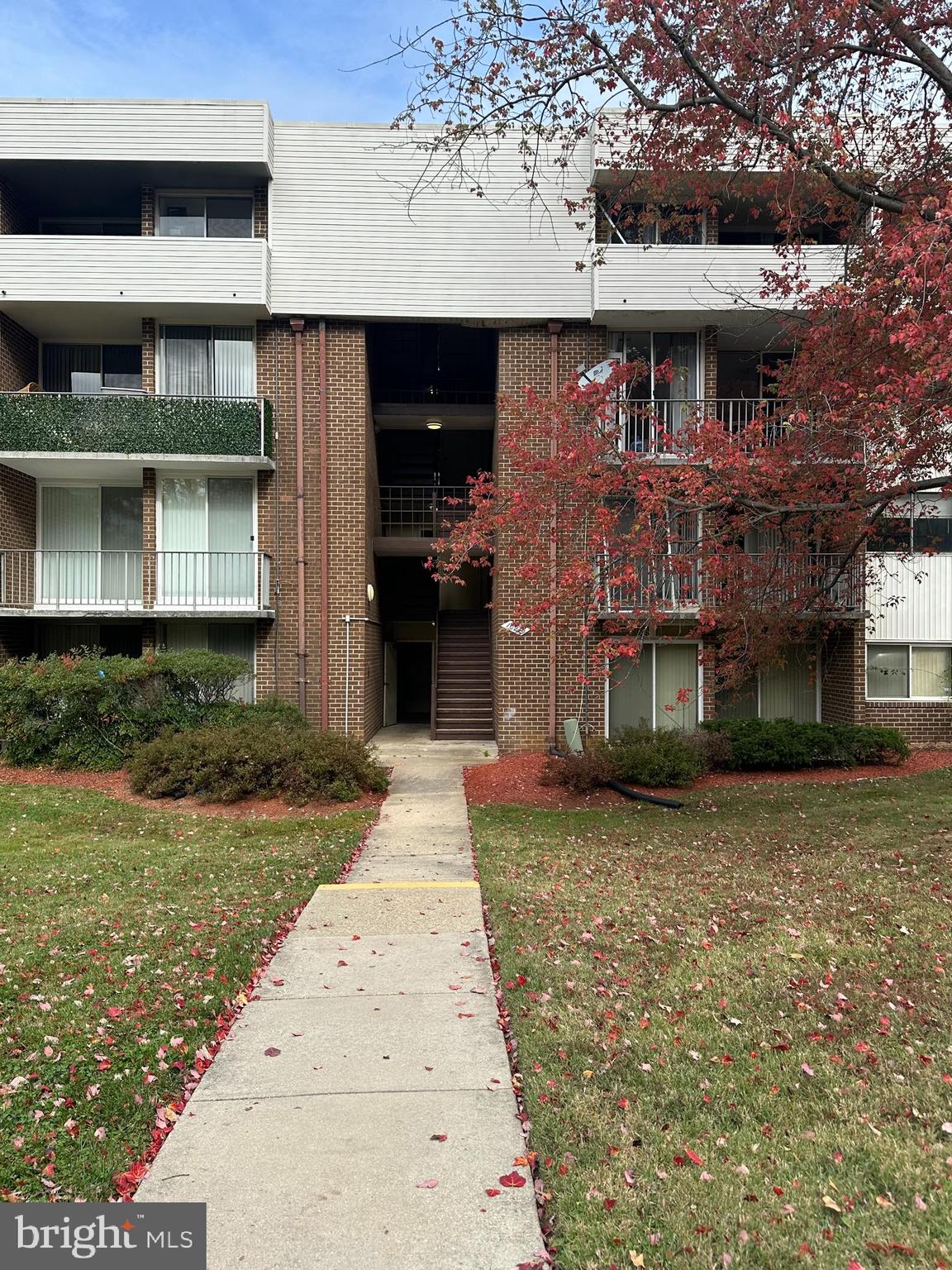 PINES CONDOMINIUM - Residential