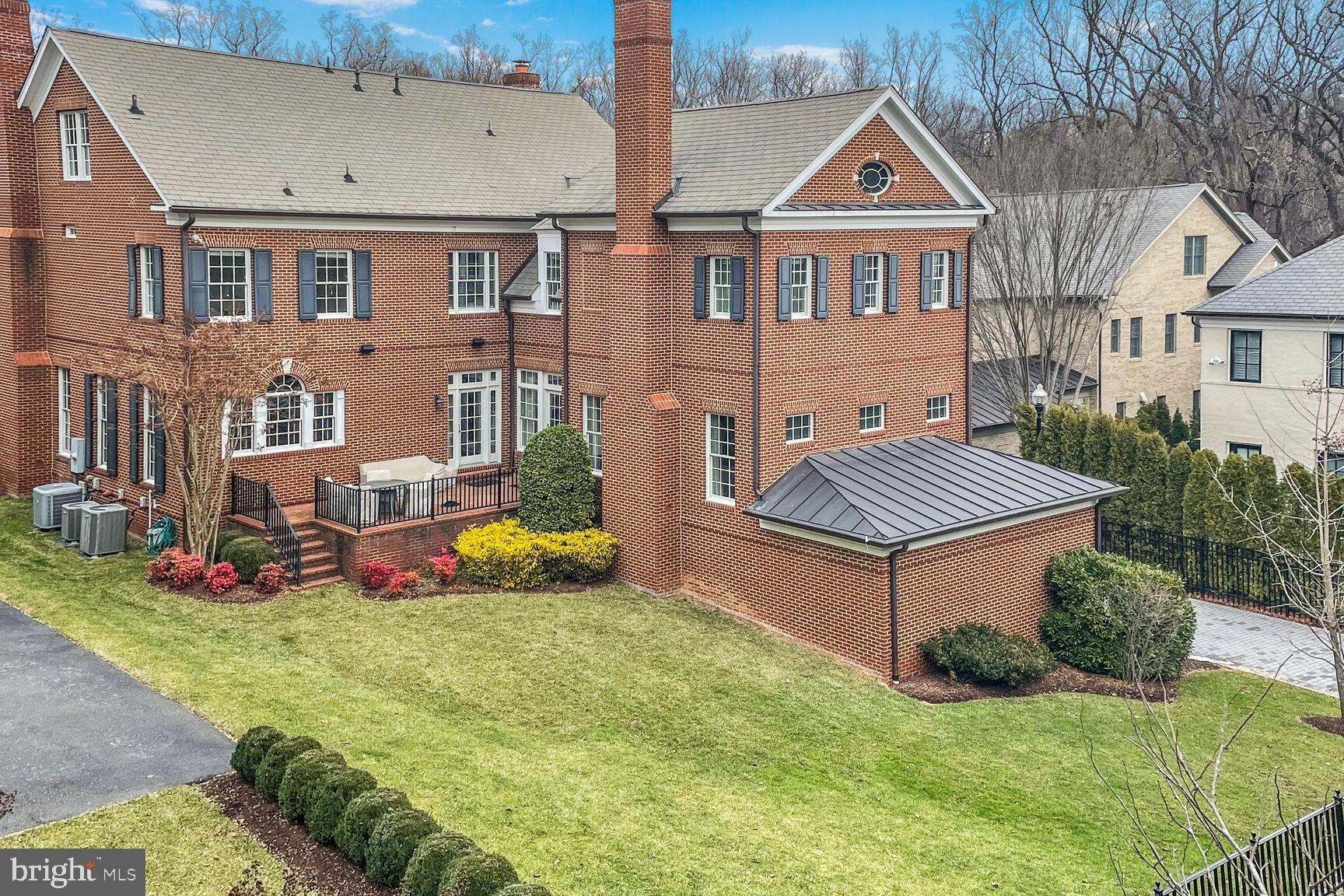 BERKLEY - Residential