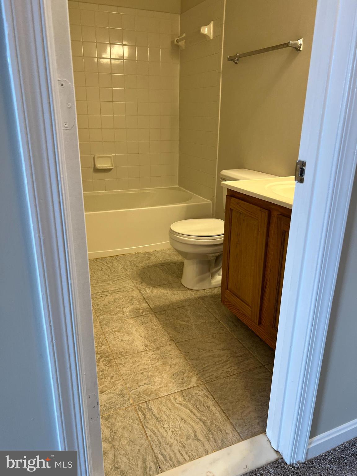 GROVEWOOD - Residential Lease