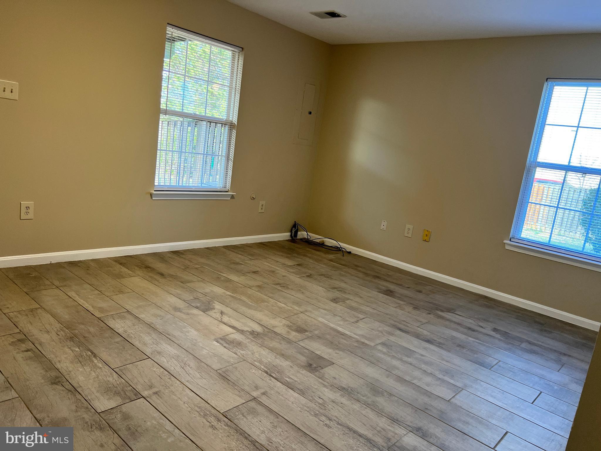 GROVEWOOD - Residential Lease