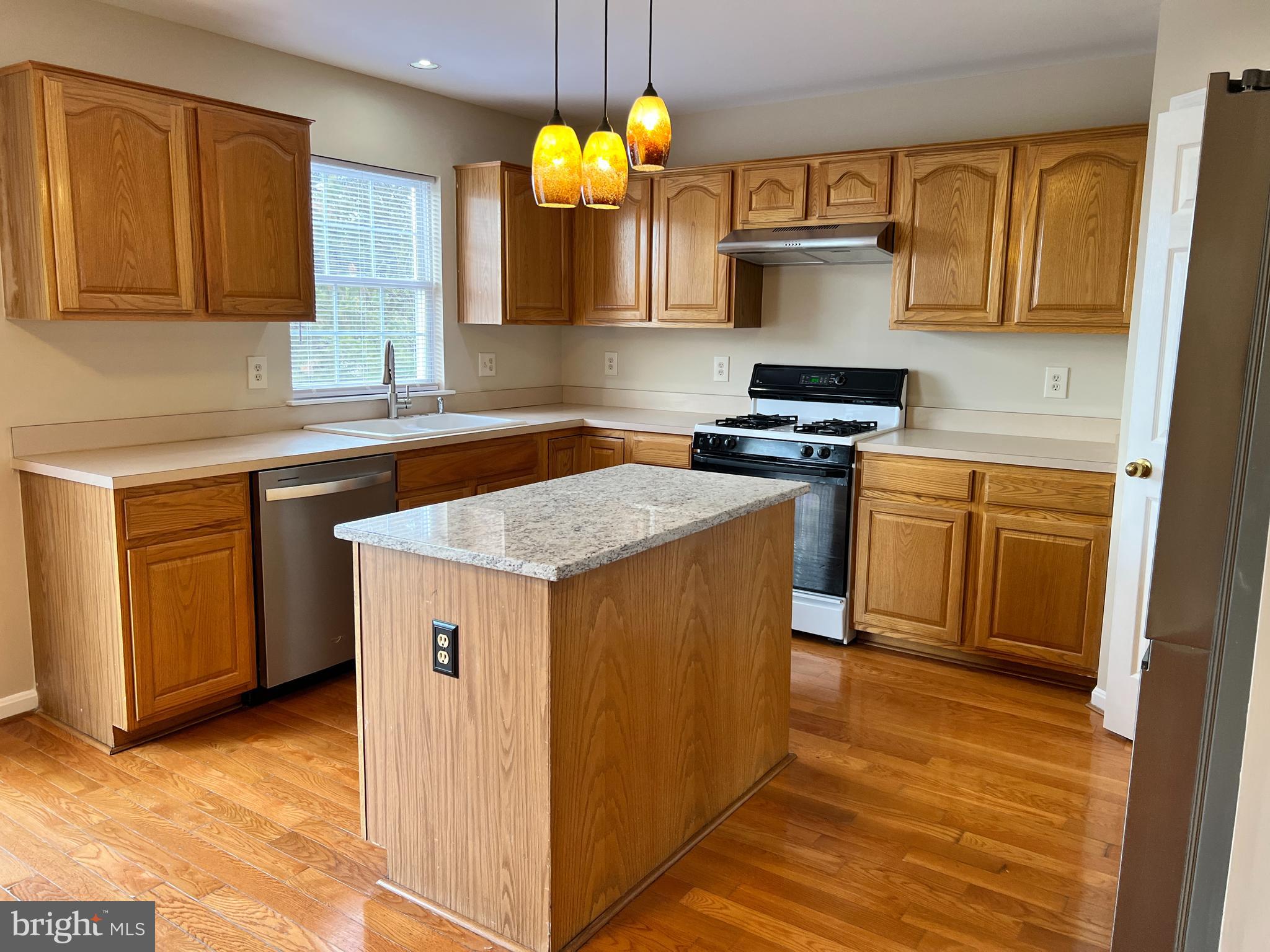 GROVEWOOD - Residential Lease