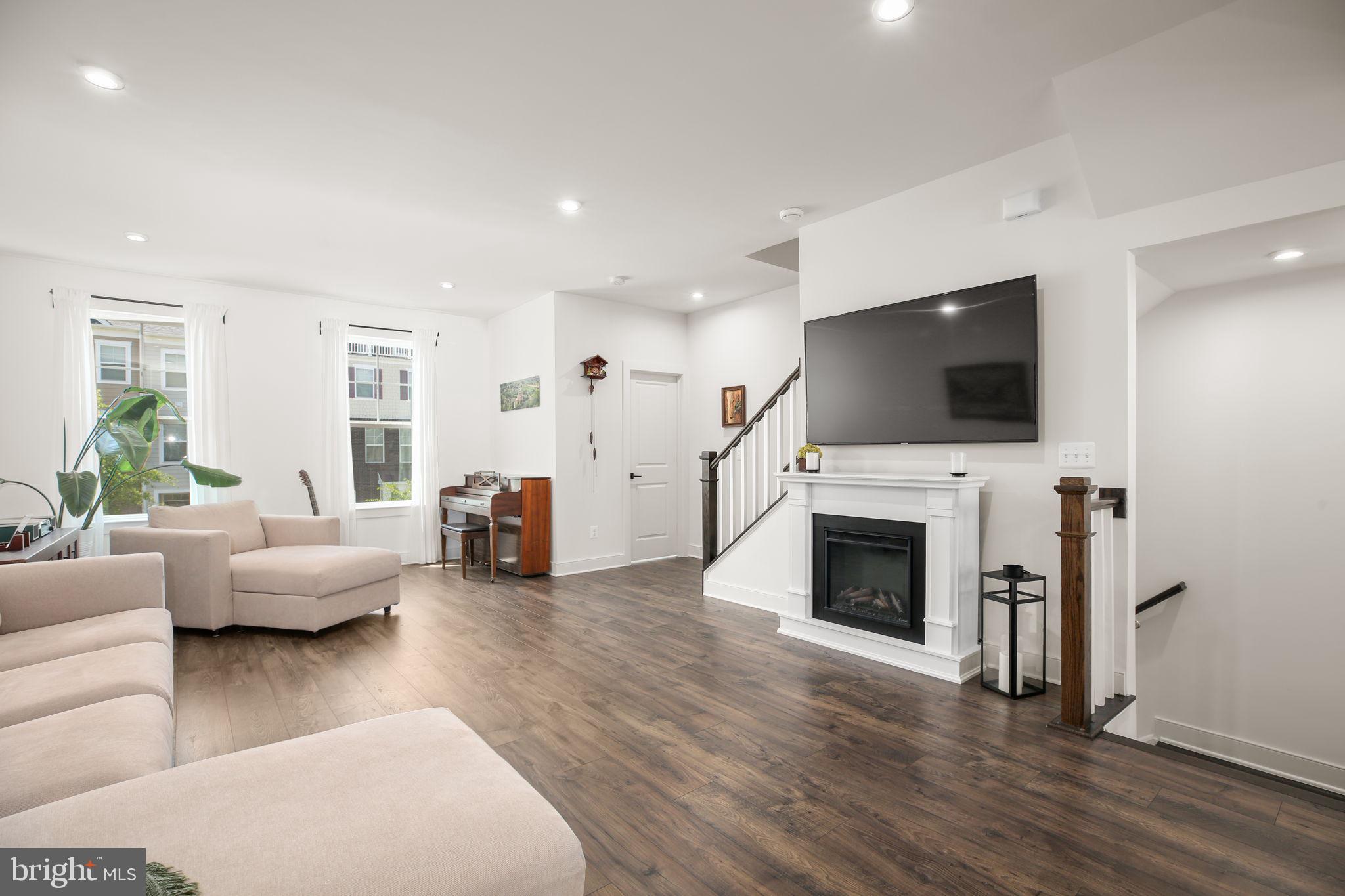 POTOMAC SHORES - Residential