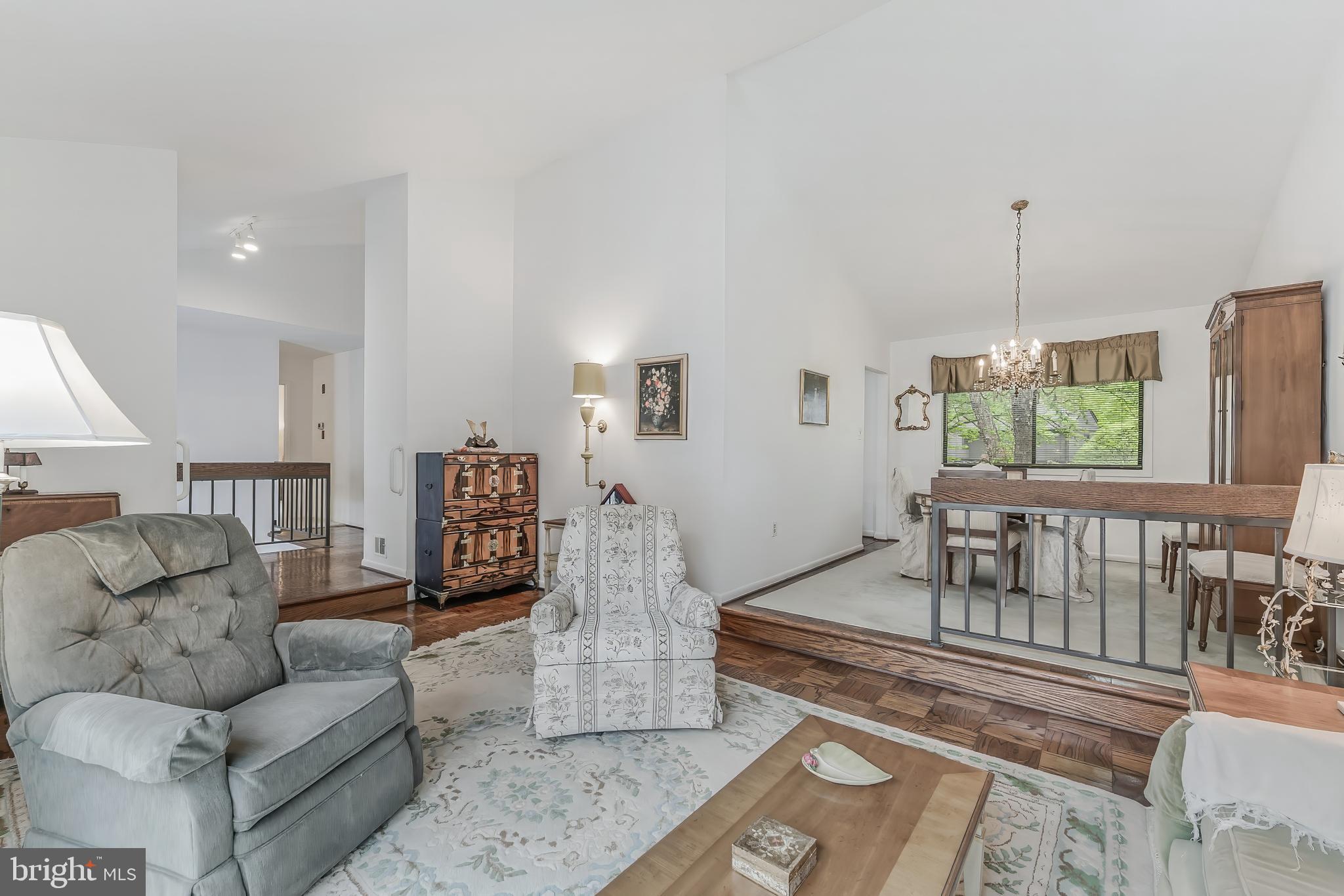 FOX MILL WOODS - Residential